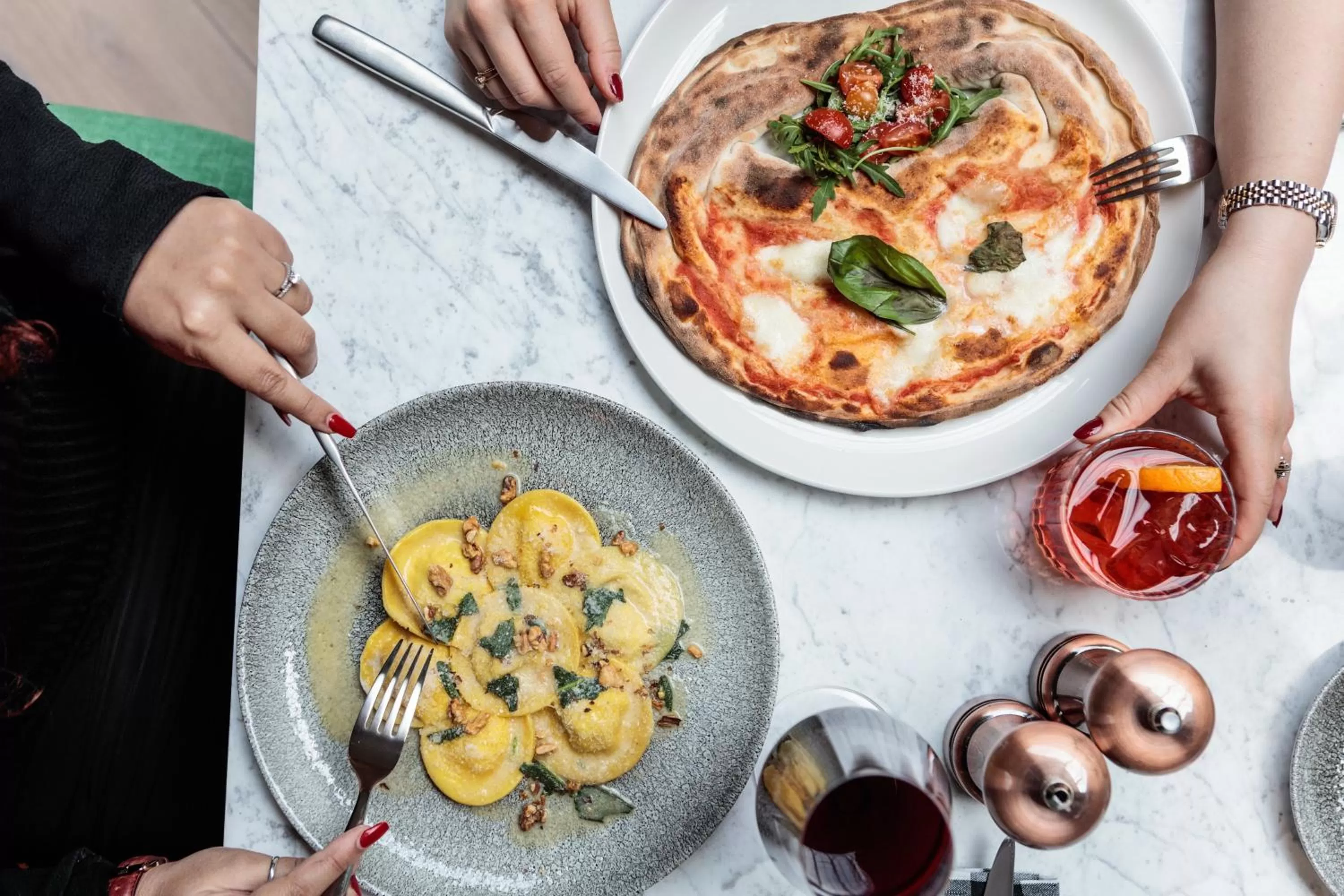 Restaurant/places to eat in Holiday Inn London Heathrow - Bath Road by IHG