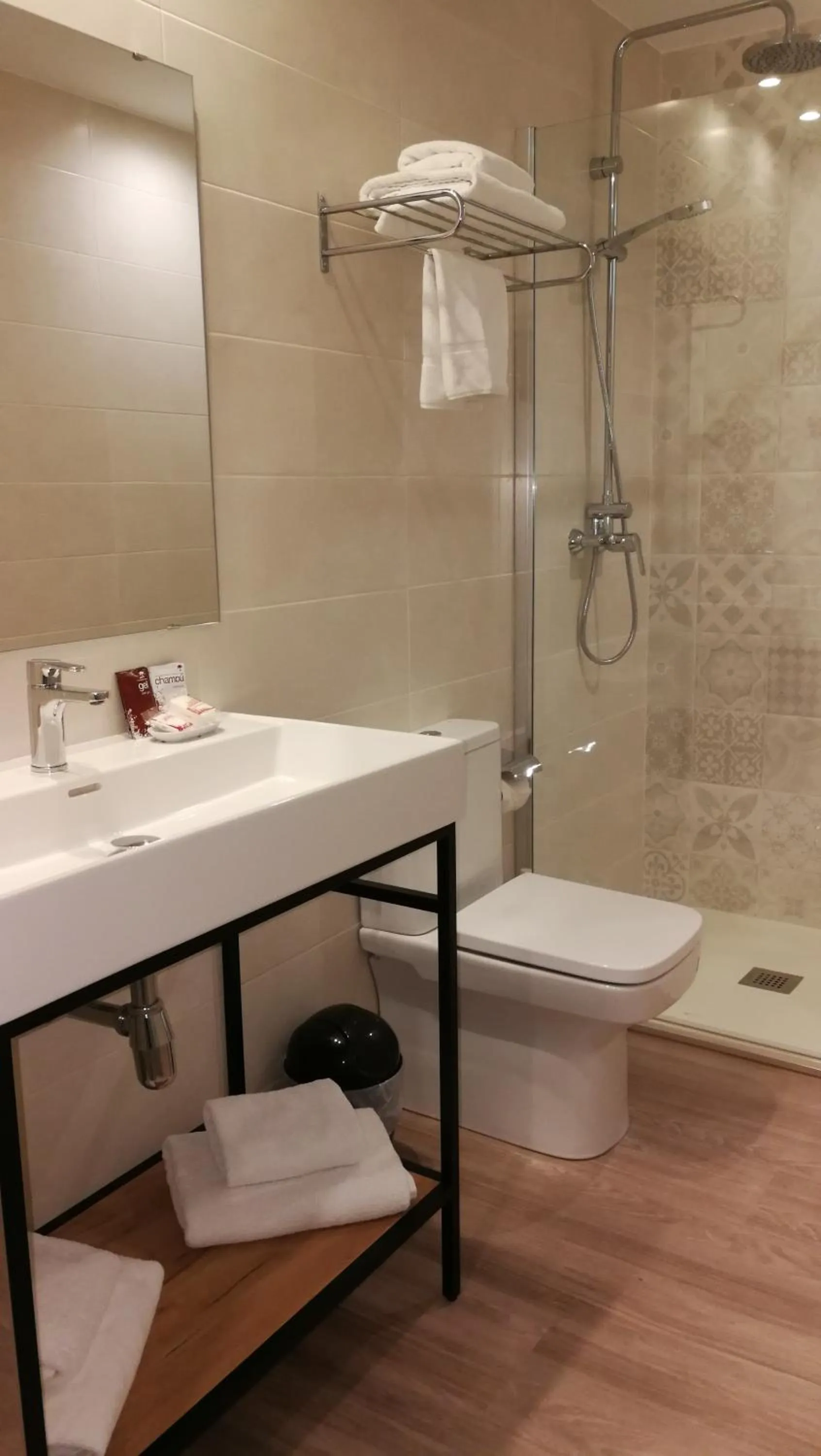 Bathroom in Hotel Cantón