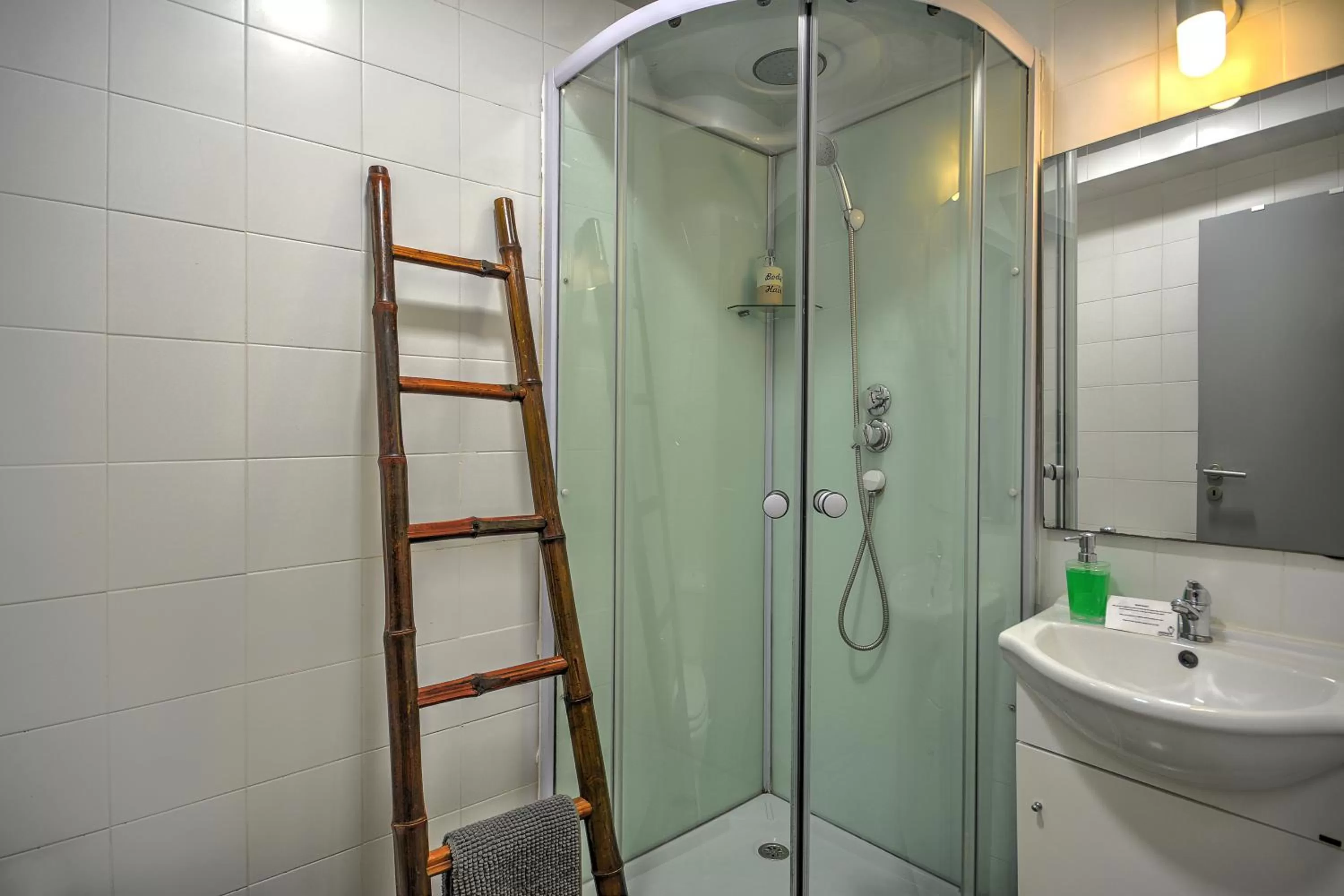 Shower in Inn Bairro Alto BA Sweet