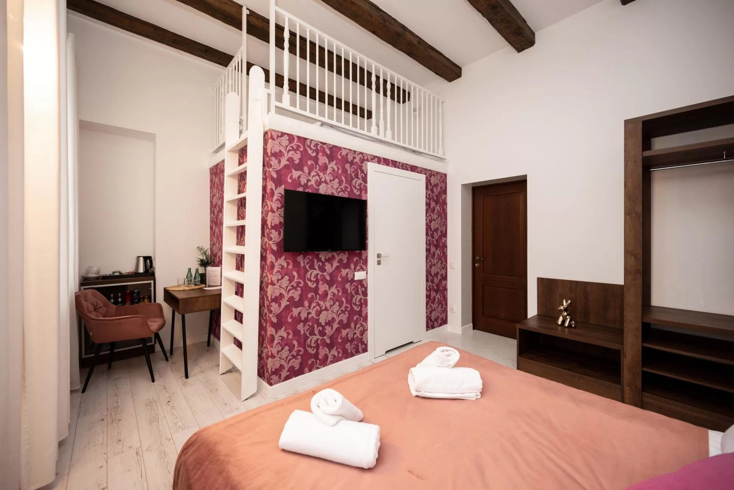 Bed in Hive Family House