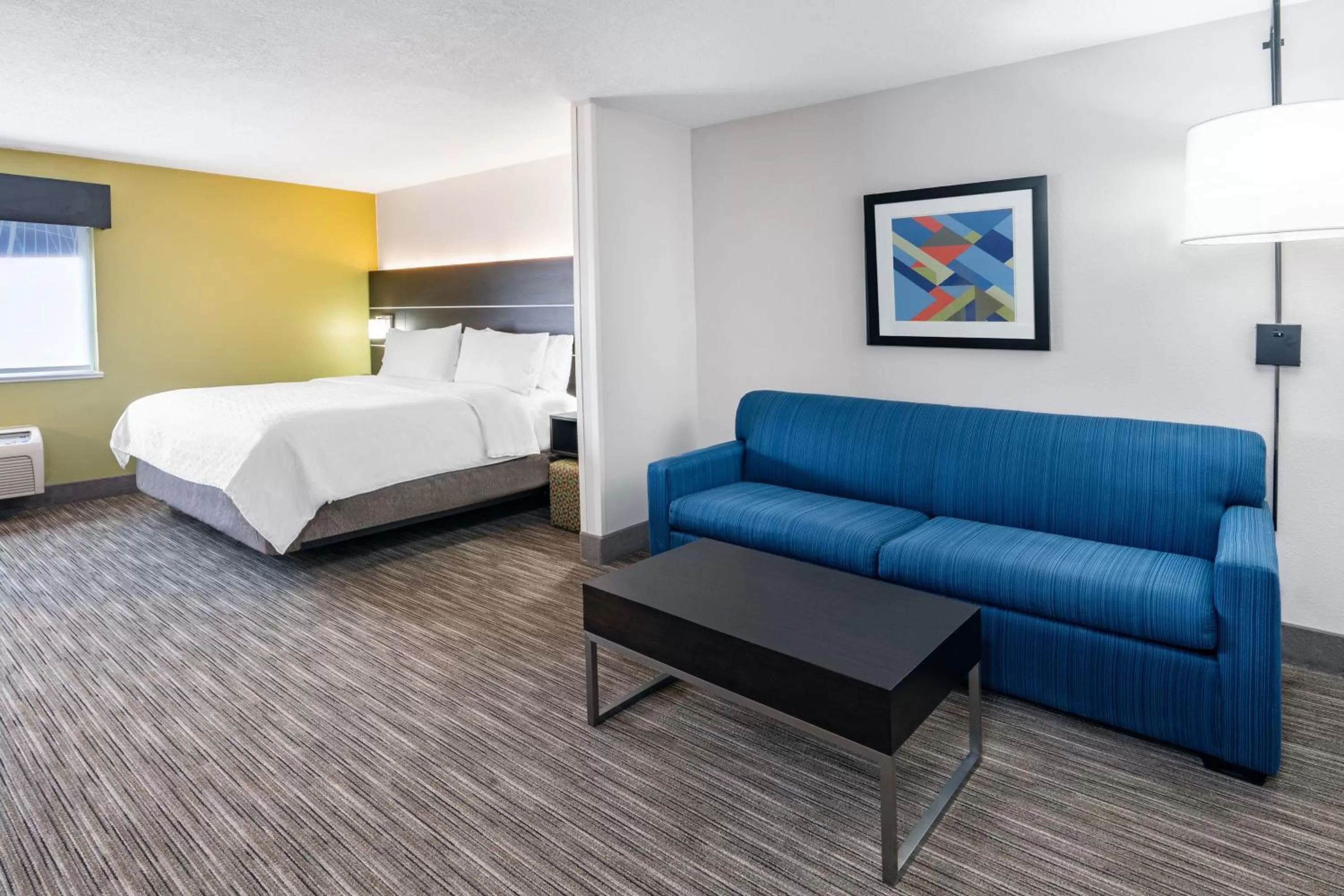 Photo of the whole room, Bed in Holiday Inn Express Hotel & Suites Albuquerque - North Balloon Fiesta Park by IHG