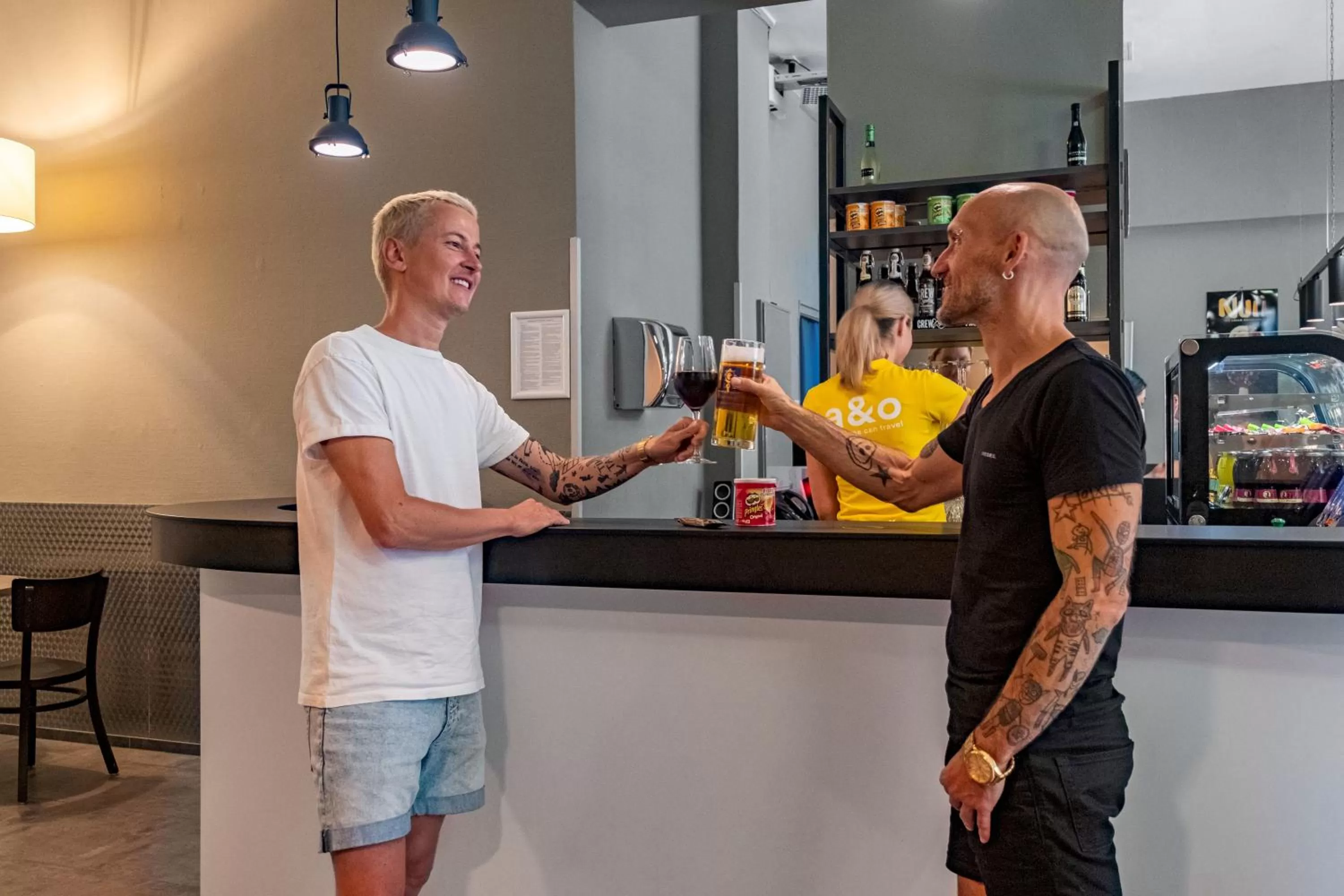 Lounge or bar in a&o München Hauptbahnhof