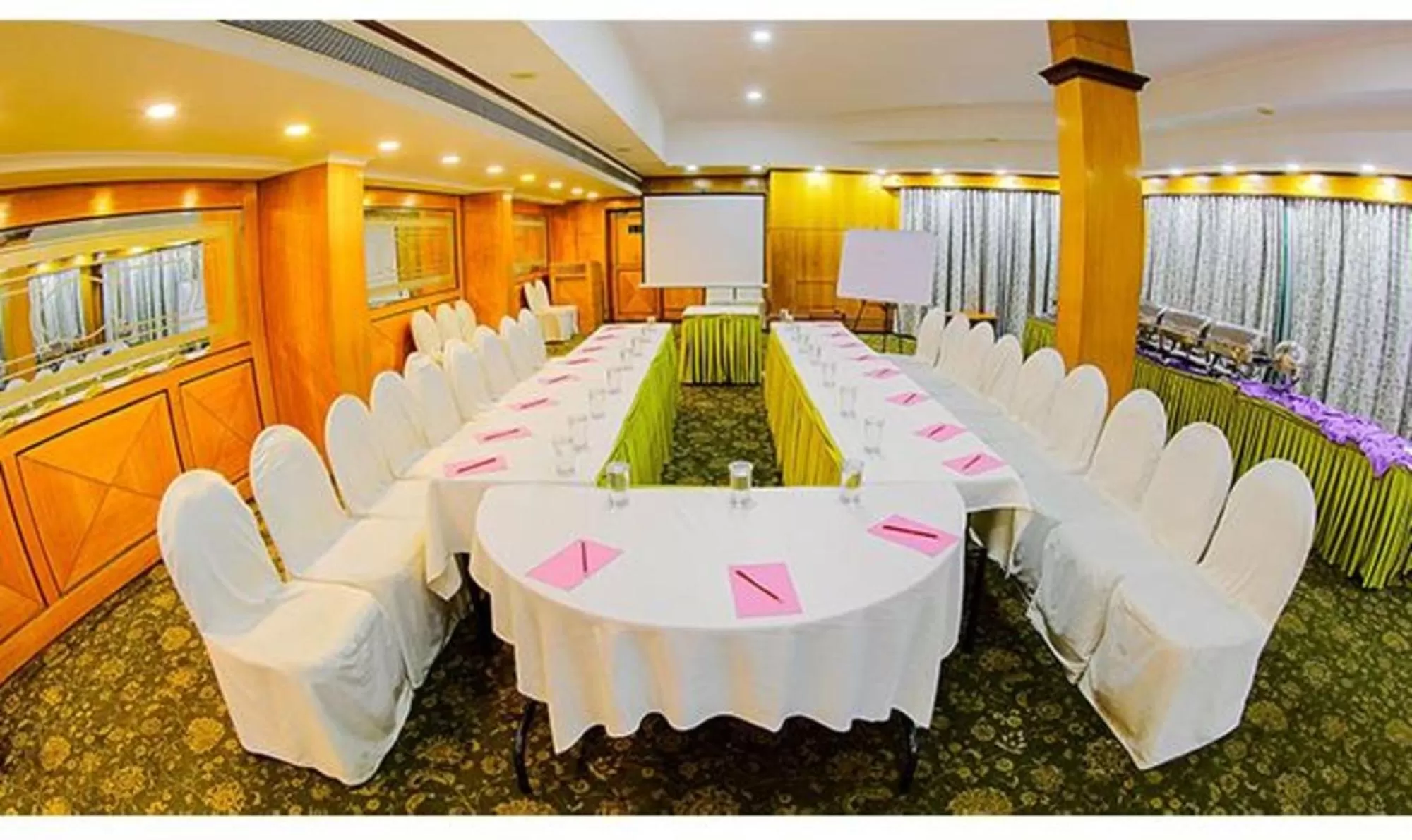 Banquet/Function facilities in FabExpress Wynde
