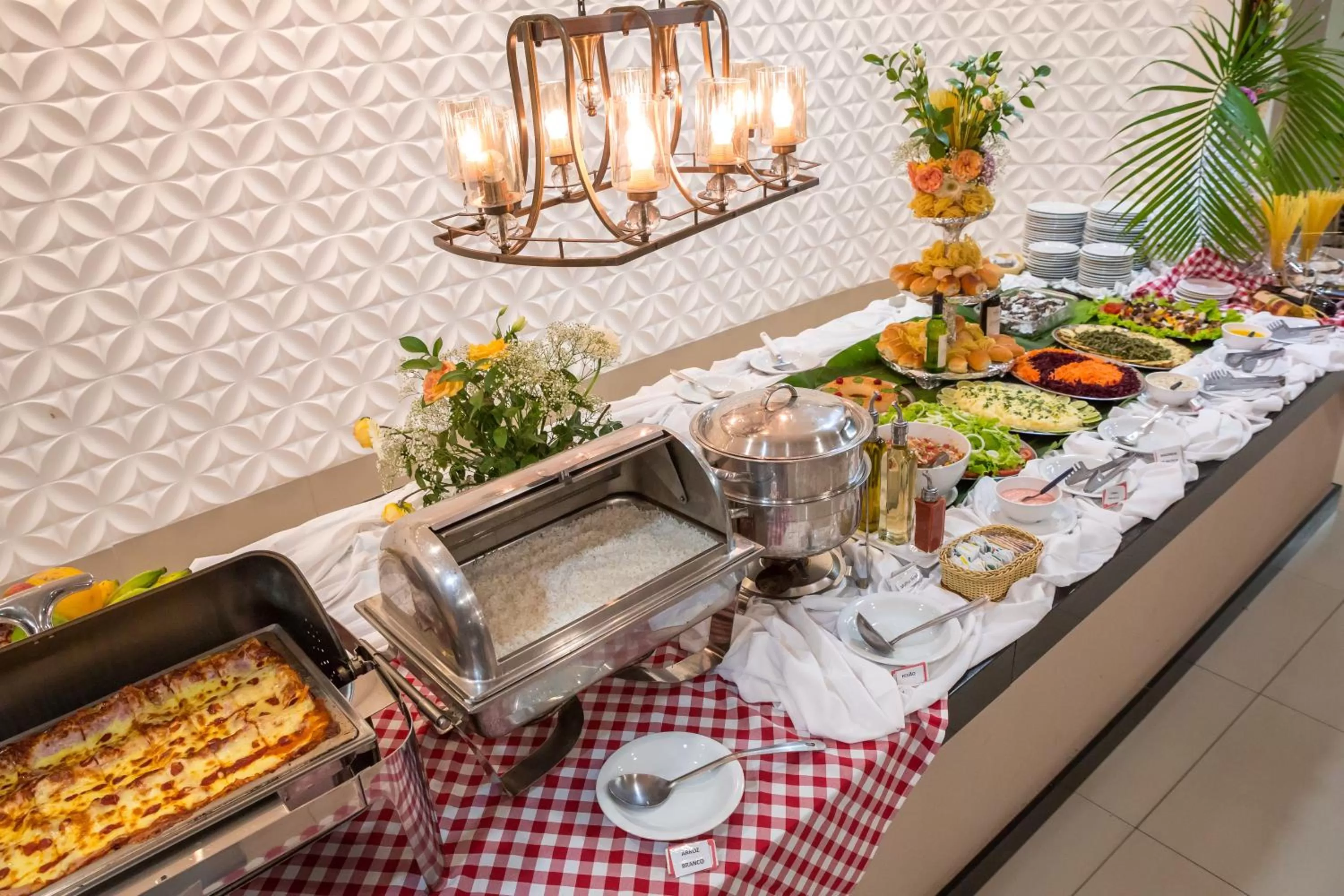 Food and drinks in Floral Inn Family