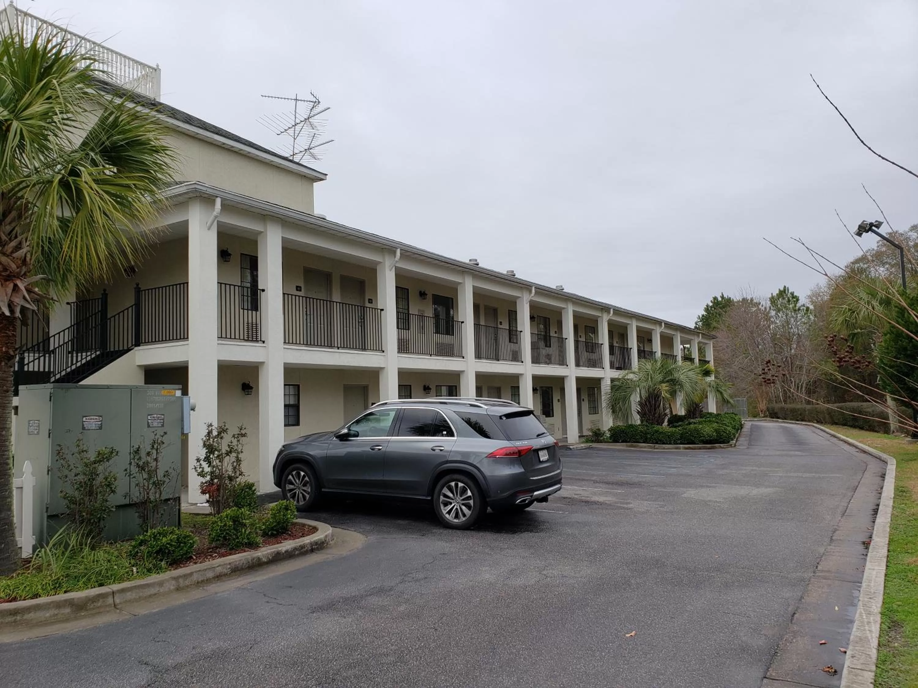 Property building in Peach Tree Inn