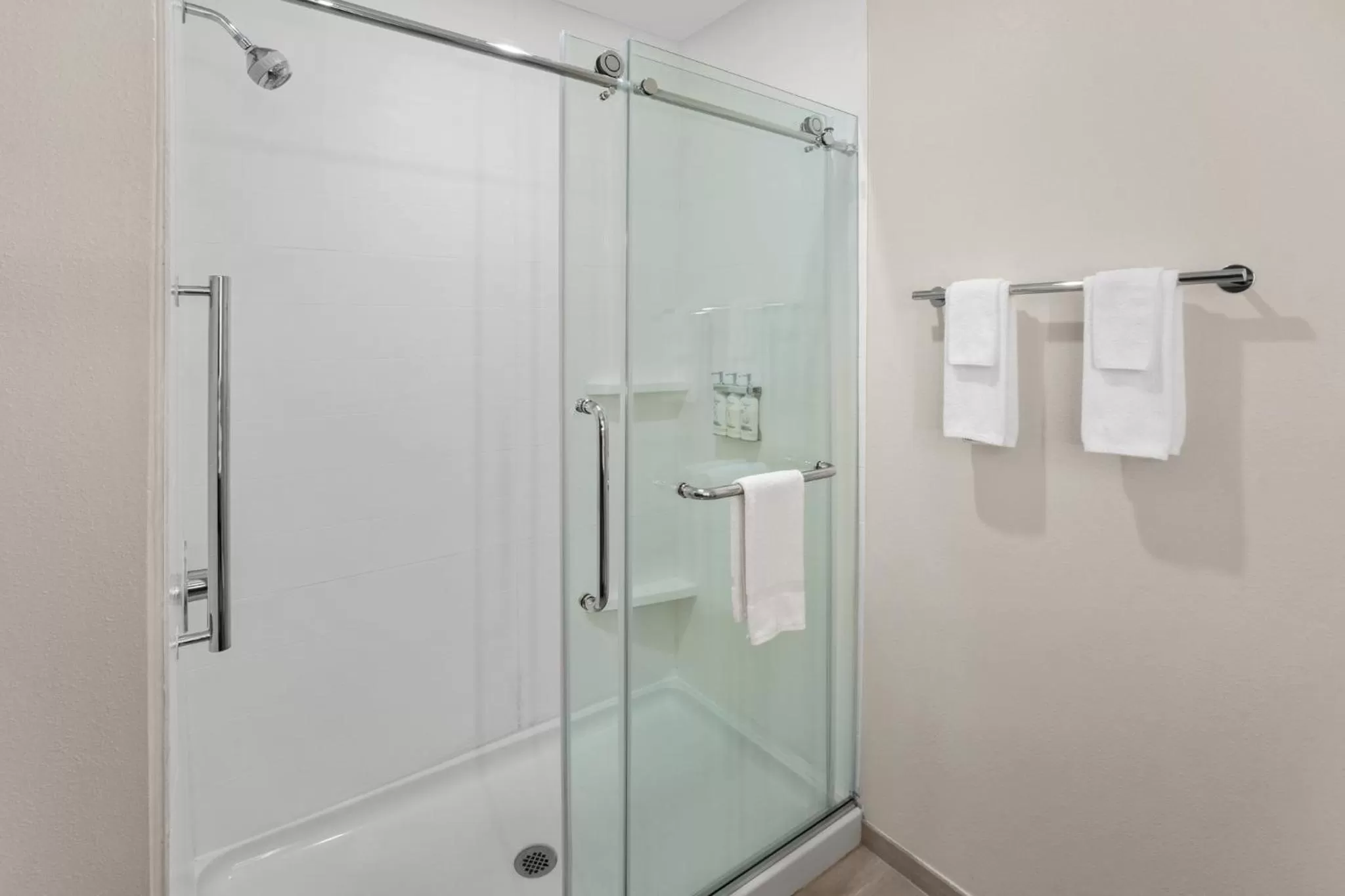 Bathroom in Holiday Inn Express - Hattiesburg West - Univ Area