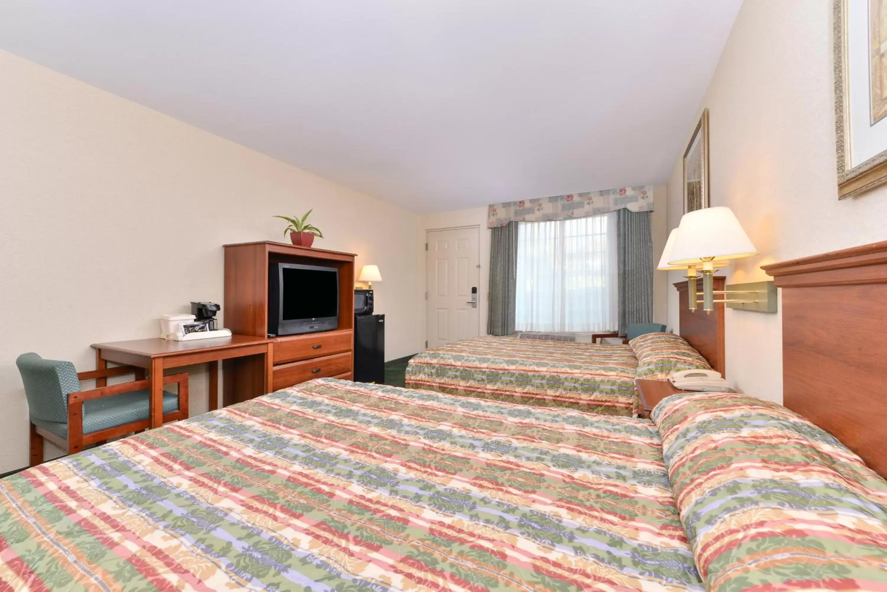 Room with Two Double Beds in Tower Inn and Suites of Guilford / Madison Room with Two Double Beds in Tower Inn and Suites of Guilford / Madison