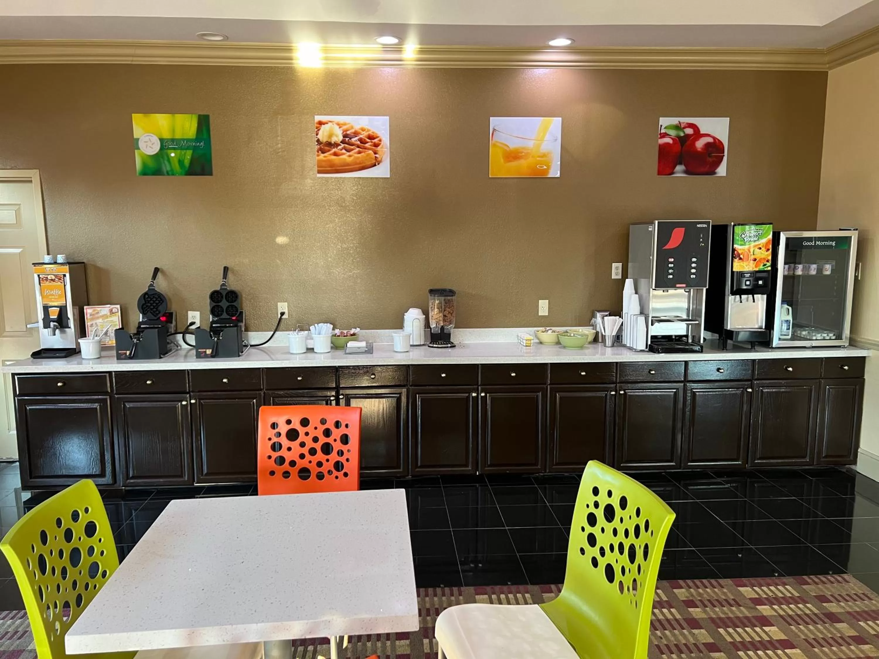 Breakfast in Quality Inn Bay City TX