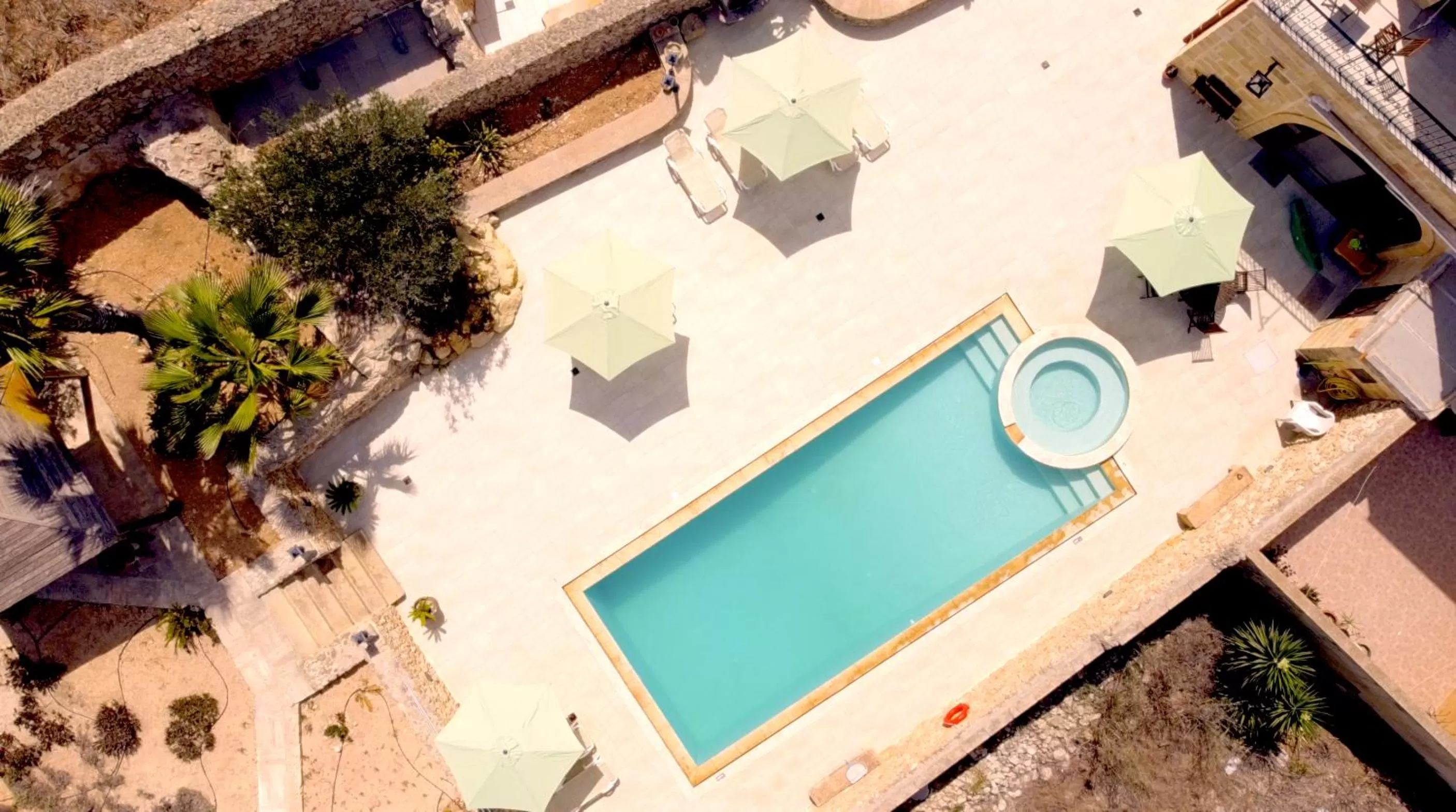 Bird's eye view, Pool View in Ferrieha B&B