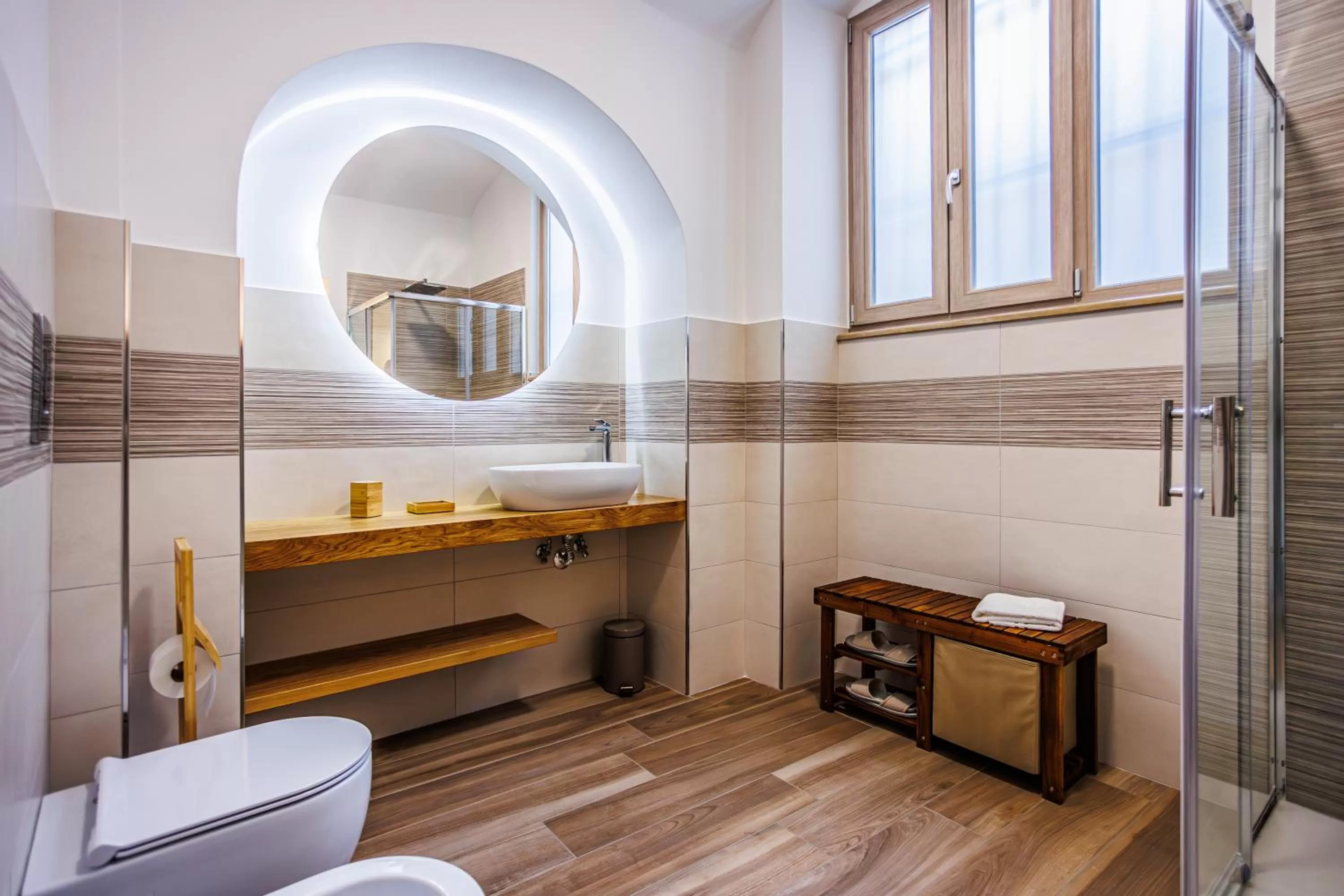 Shower, Bathroom in Peca's room