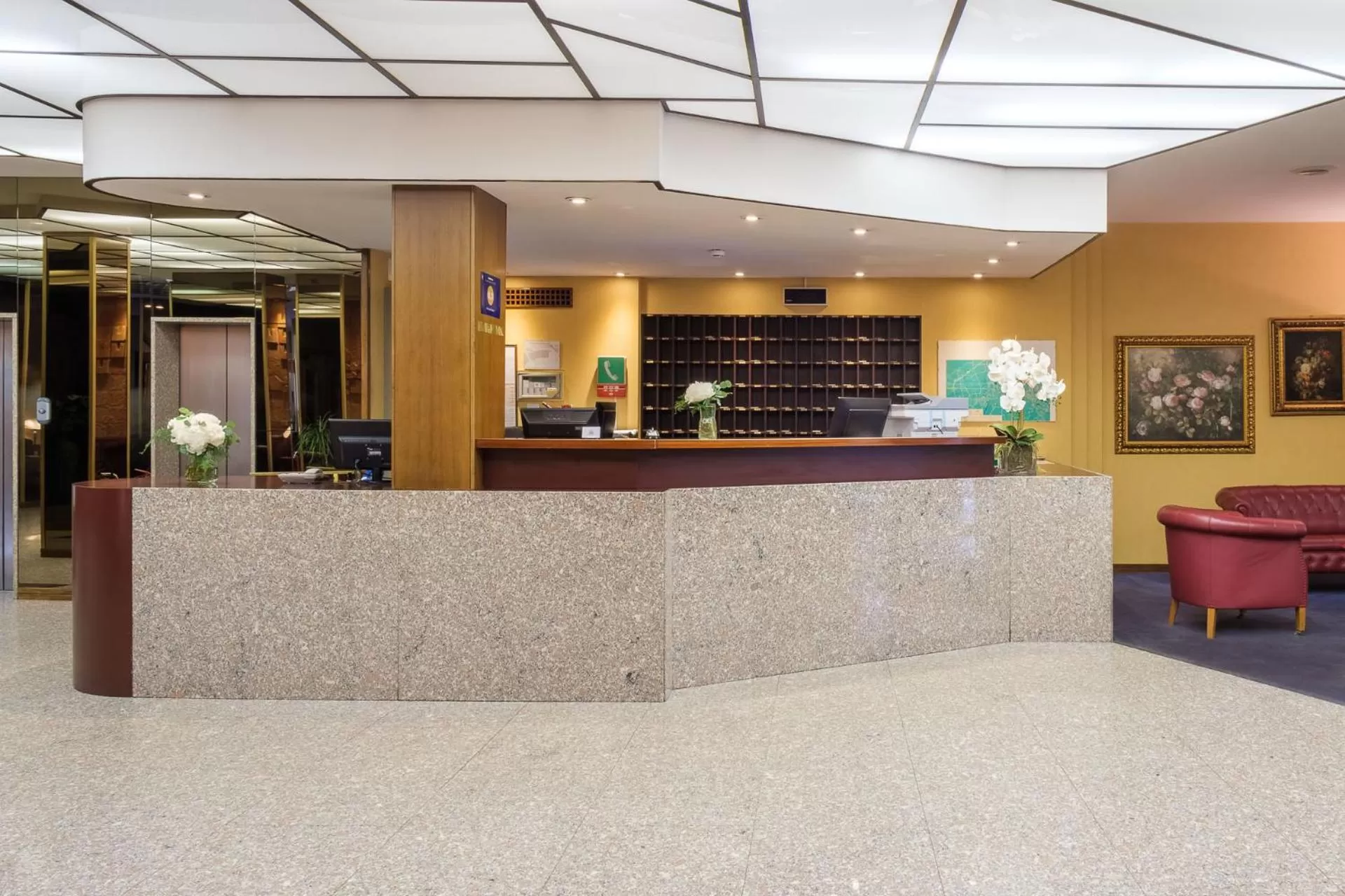 Lobby or reception in SHG Hotel Bologna