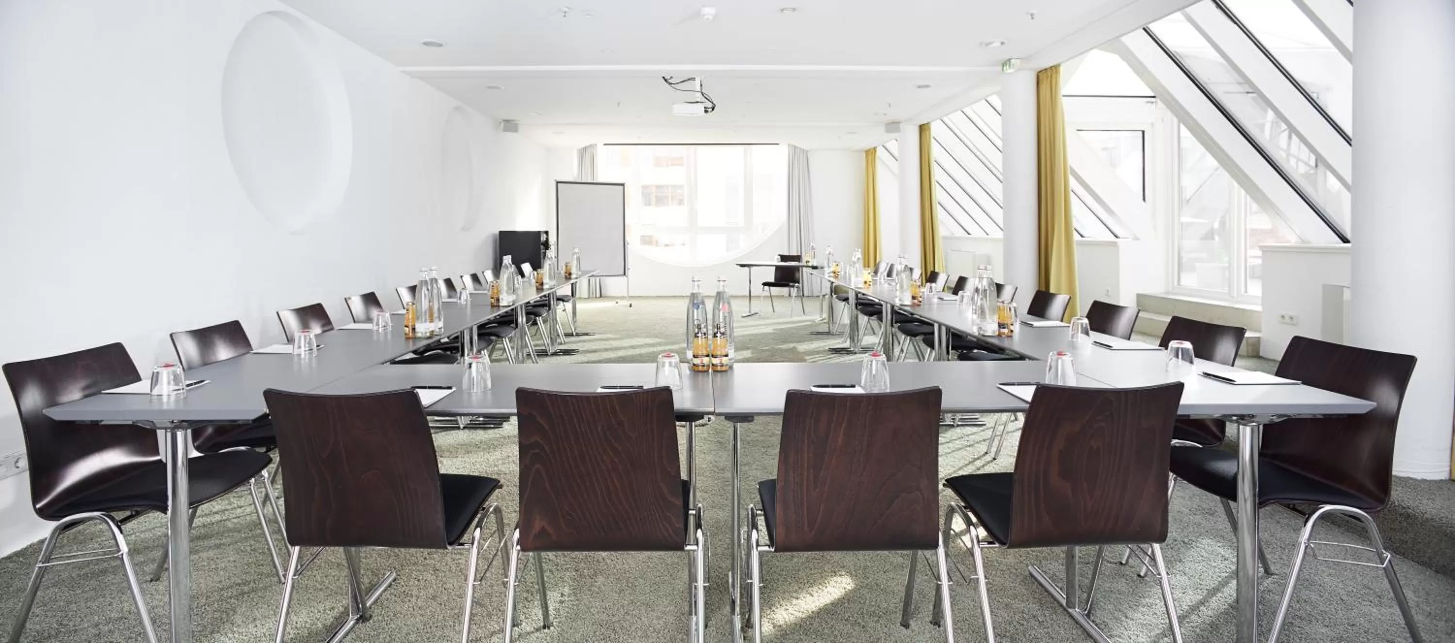 Banquet/Function facilities in Factory Hotel