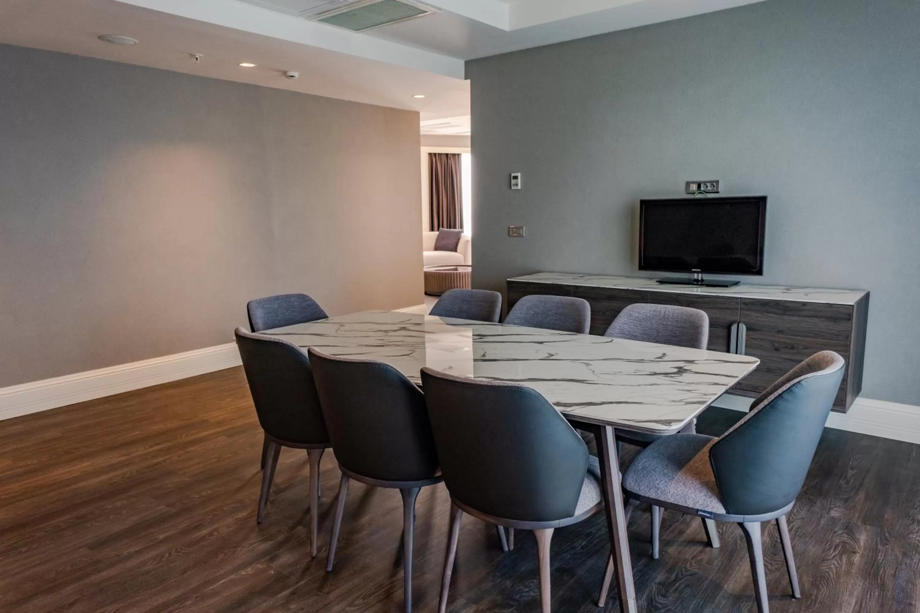 TV and multimedia, Dining Area in Windsor Hotel & Convention Center Istanbul