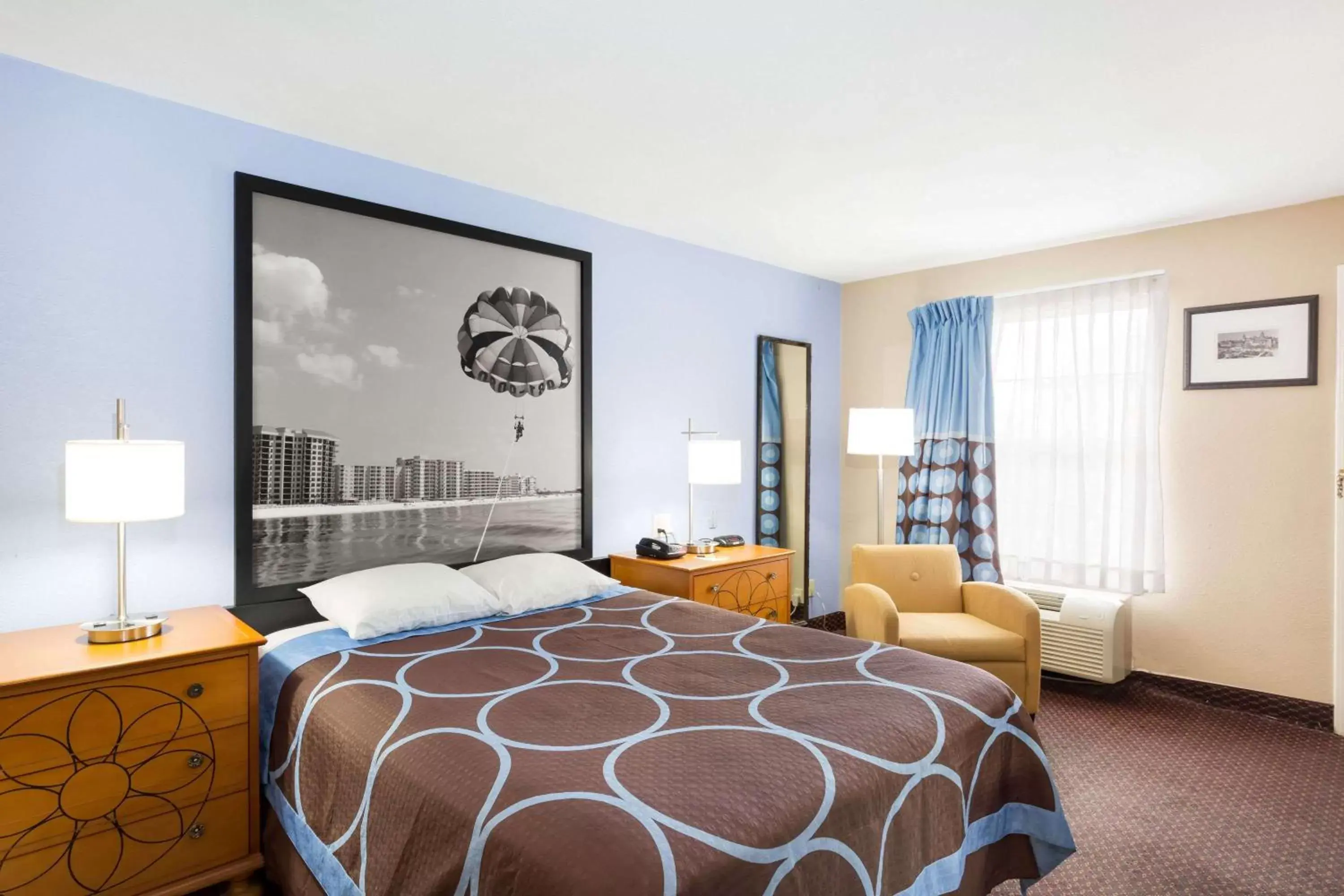 Queen Room - Mobility Access/Non-Smoking in Super 8 by Wyndham Foley Queen Room - Mobility Access/Non-Smoking in Super 8 by Wyndham Foley