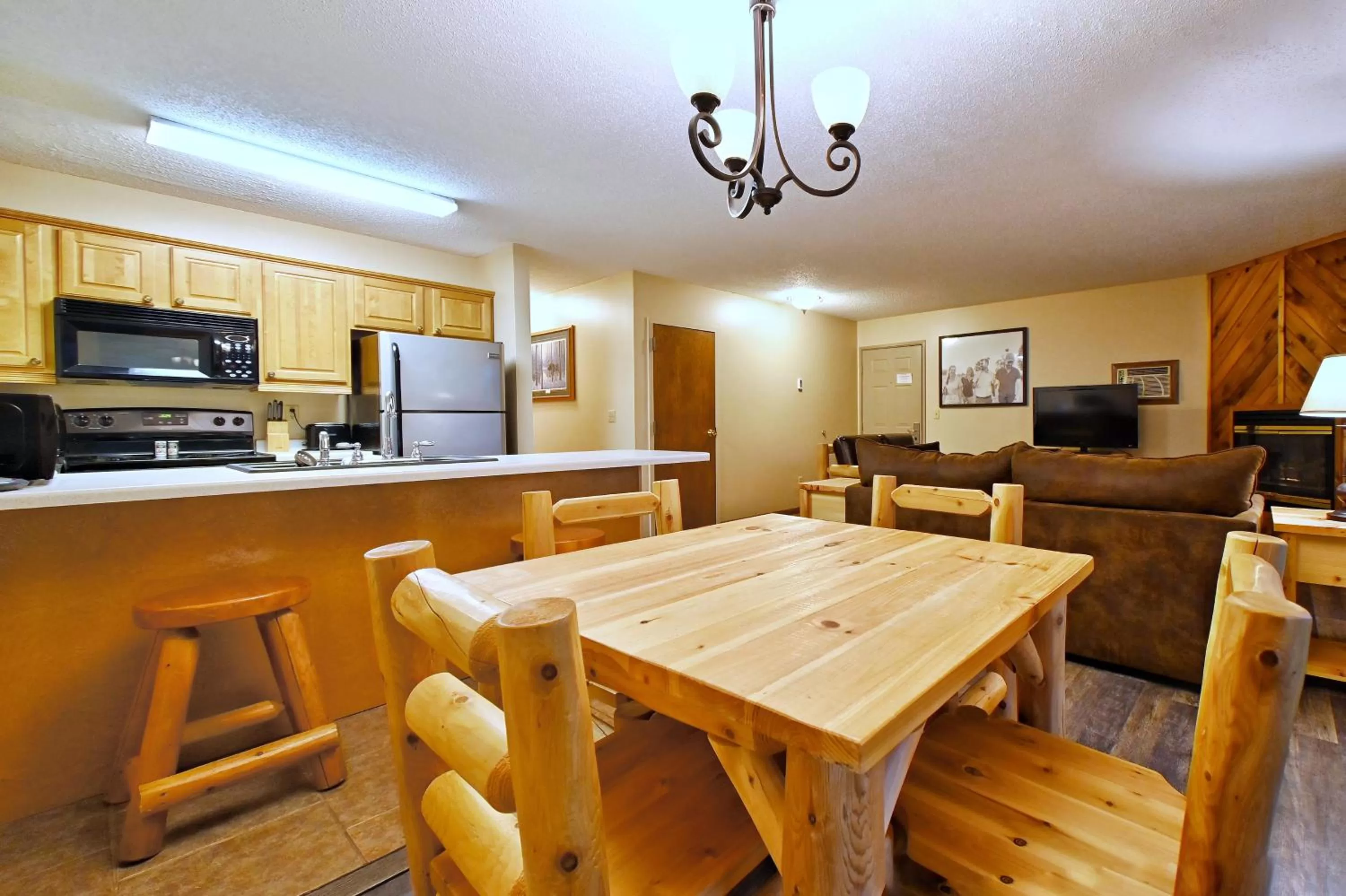 Kitchen or kitchenette in Pine Mountain Resort