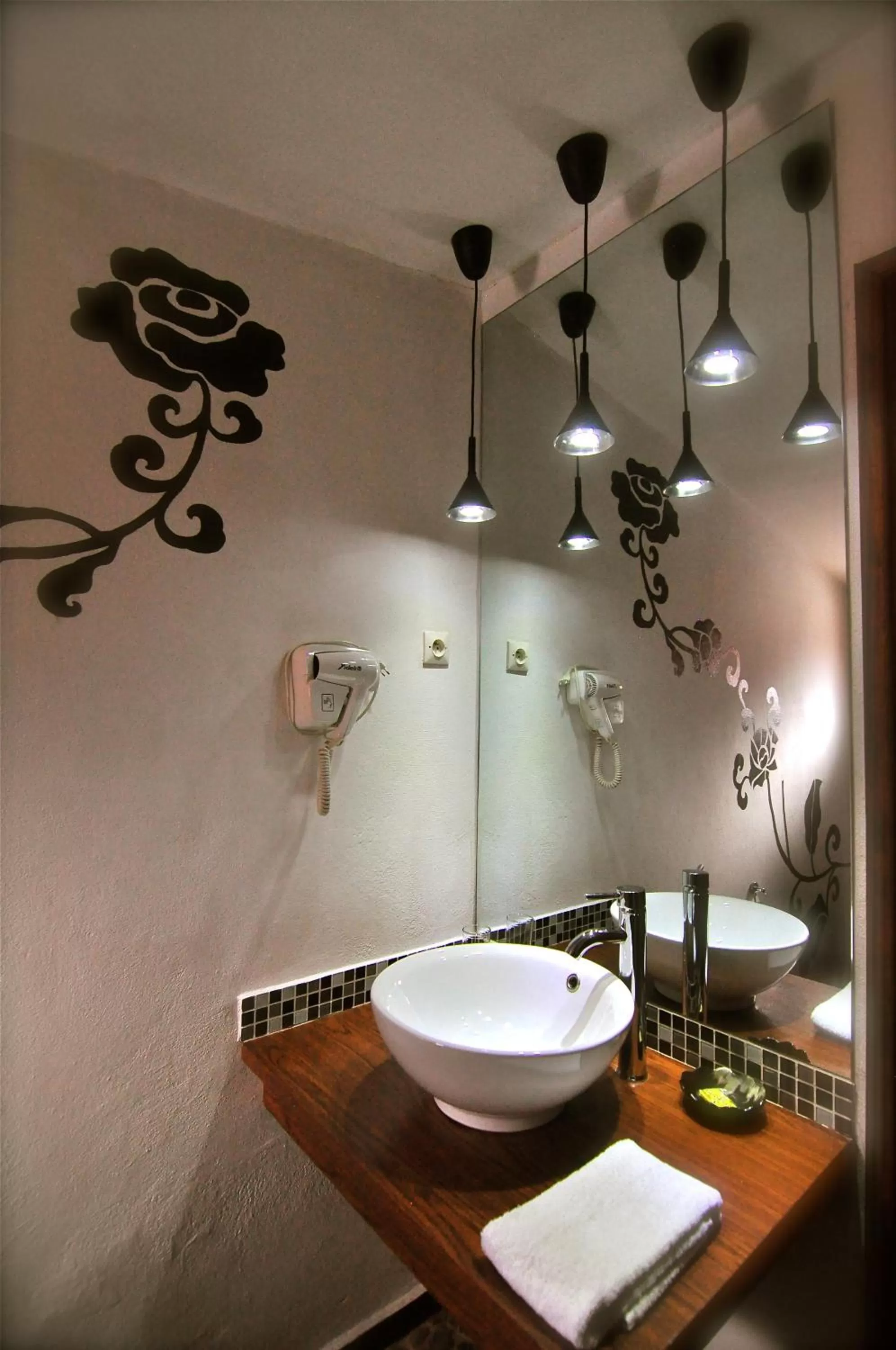 Bathroom in Rova Hotel