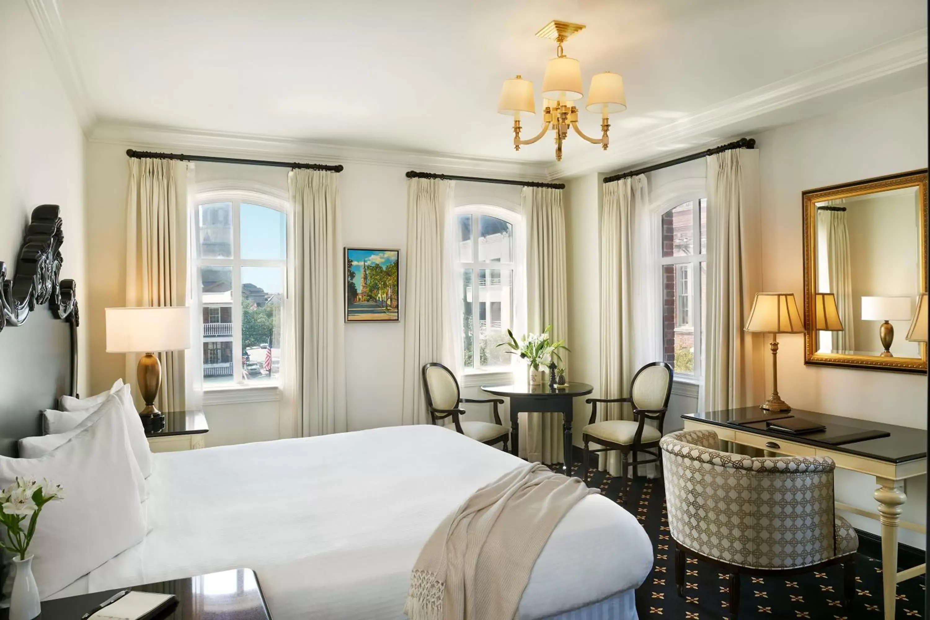 Luxury King Suite with Balcony in French Quarter Inn Luxury King Suite with Balcony in French Quarter Inn