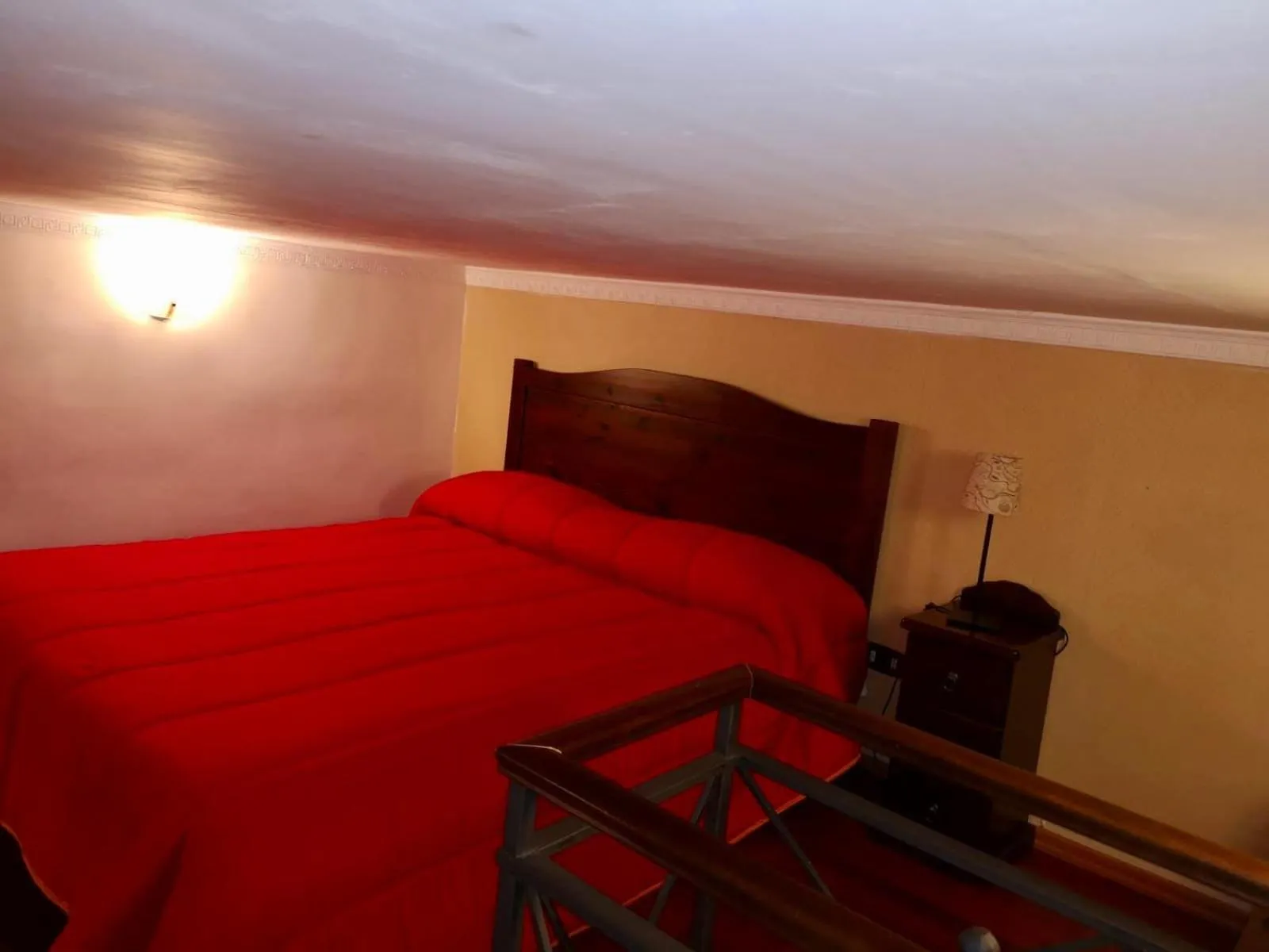 Decorative detail, Bed in B&B Art Suite Principe Umberto