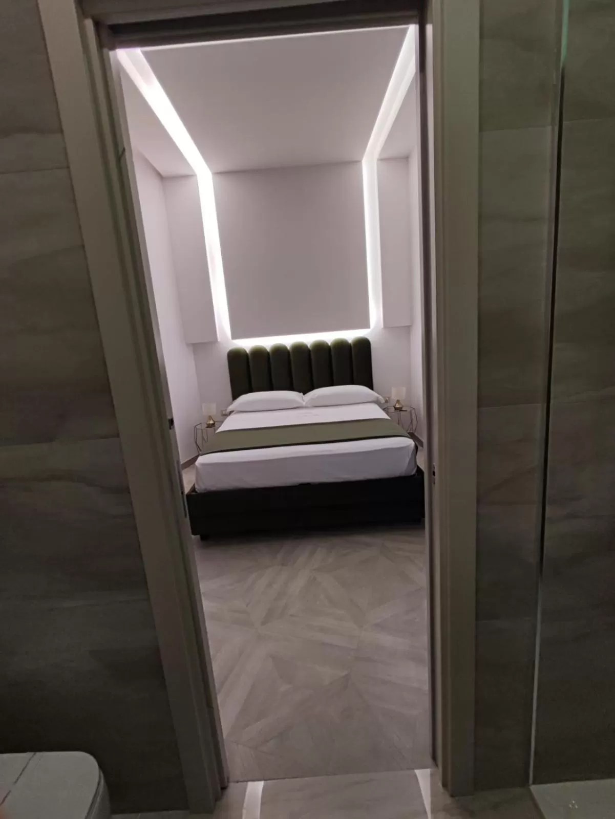 Bed in Twin Towers Naples Luxury