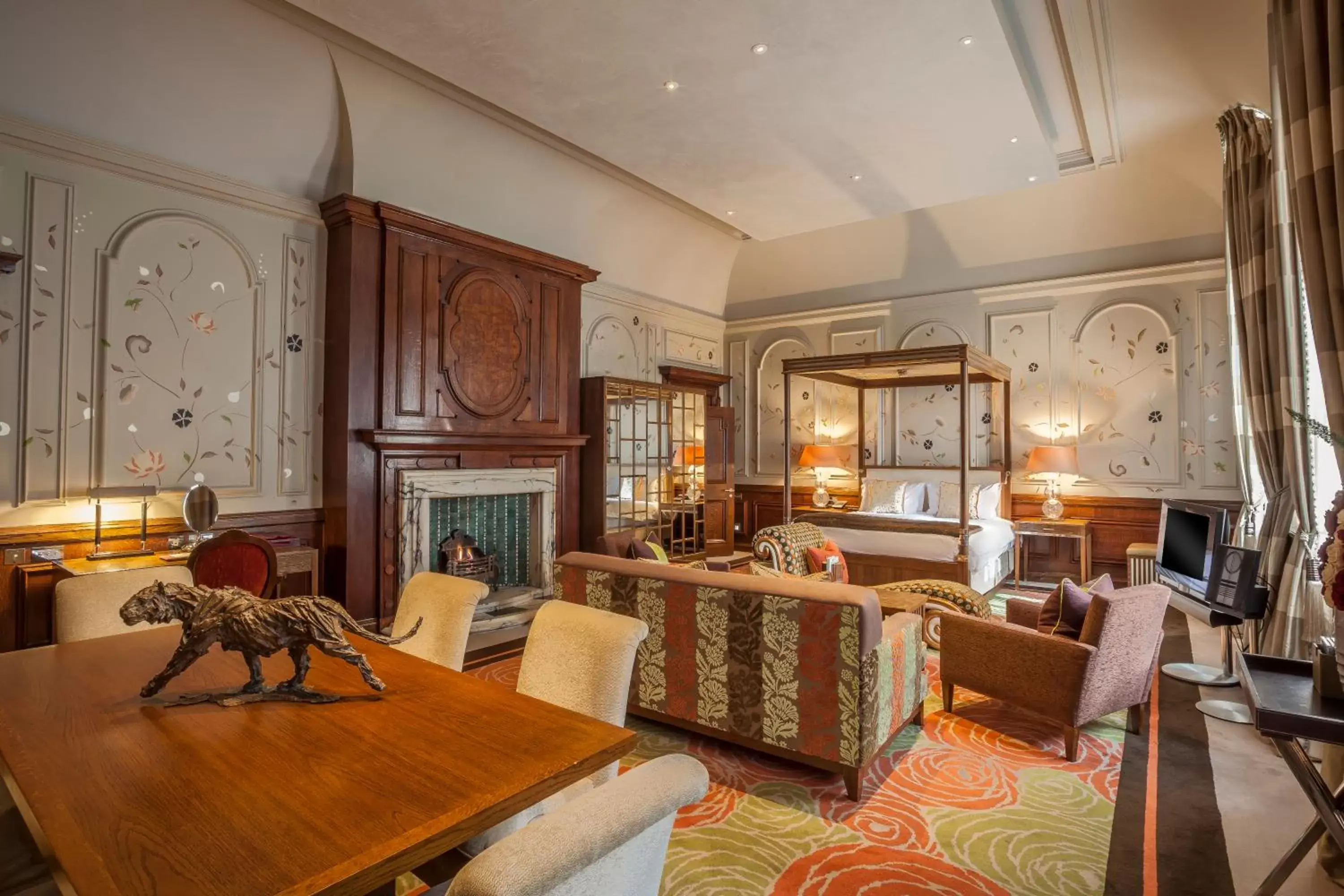 Roseate Suite in The Roseate Reading Roseate Suite in The Roseate Reading