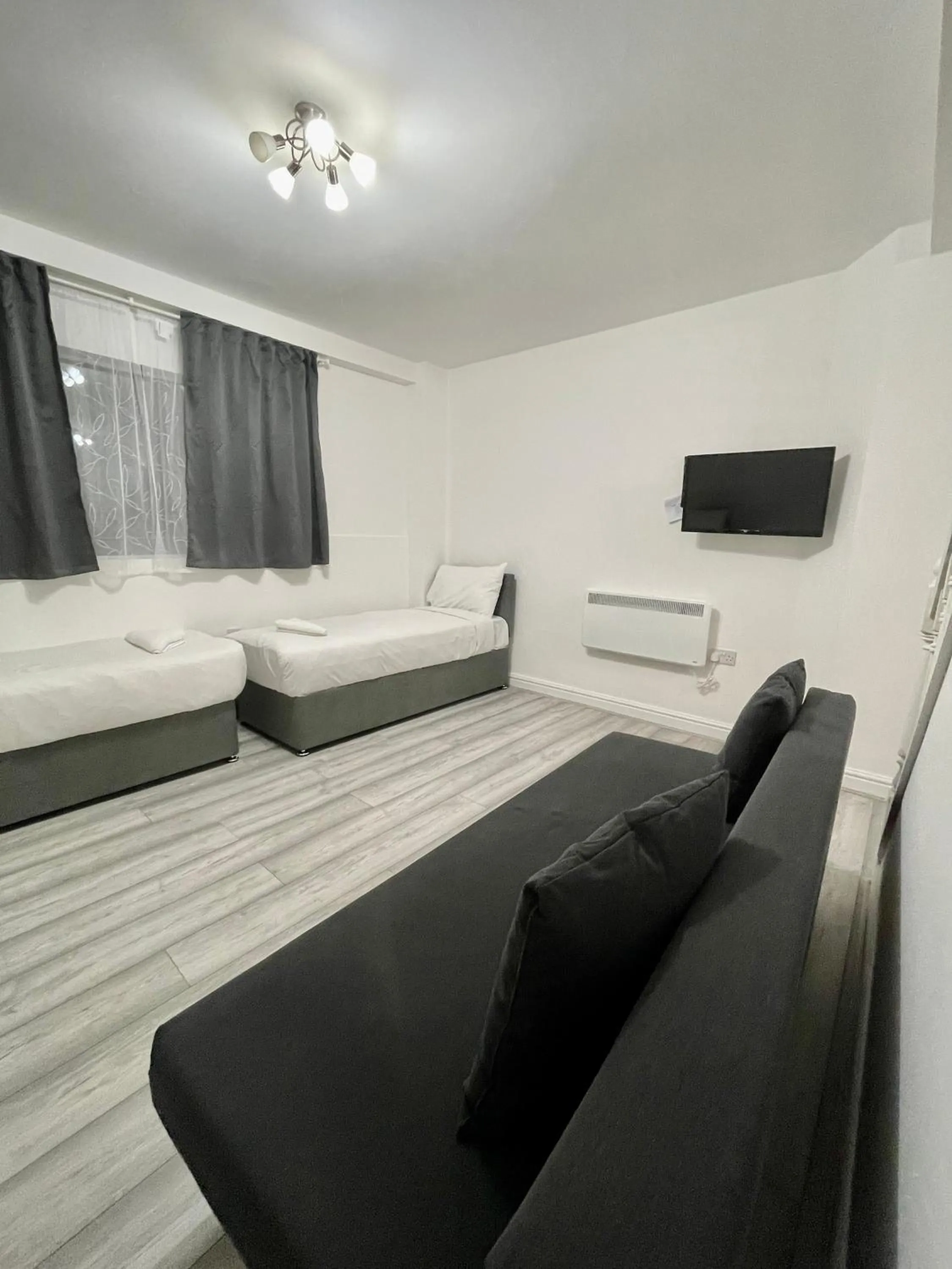 Other, Bed in Comfortable - Cosy - Budget Studios in City Center