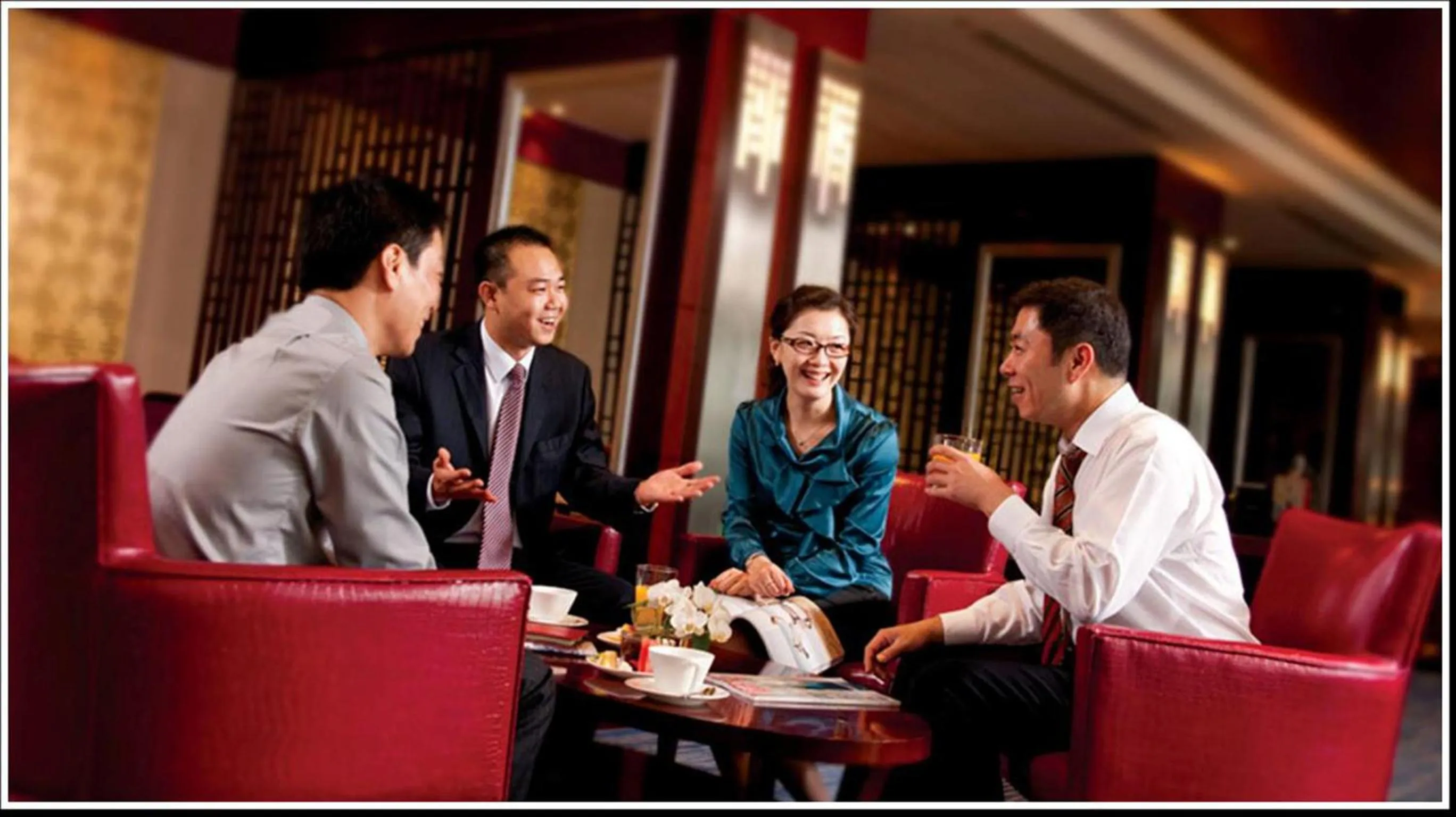 Lounge or bar in Grand Metropark Yuantong Hotel Beijing