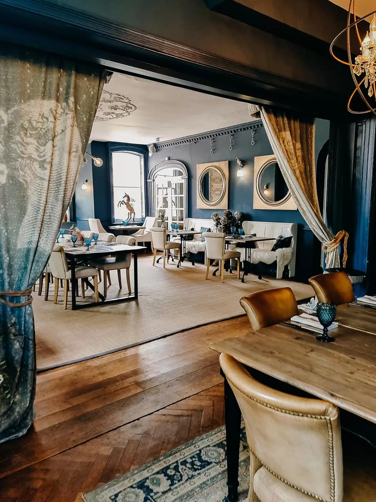 Restaurant/places to eat in Verzon House