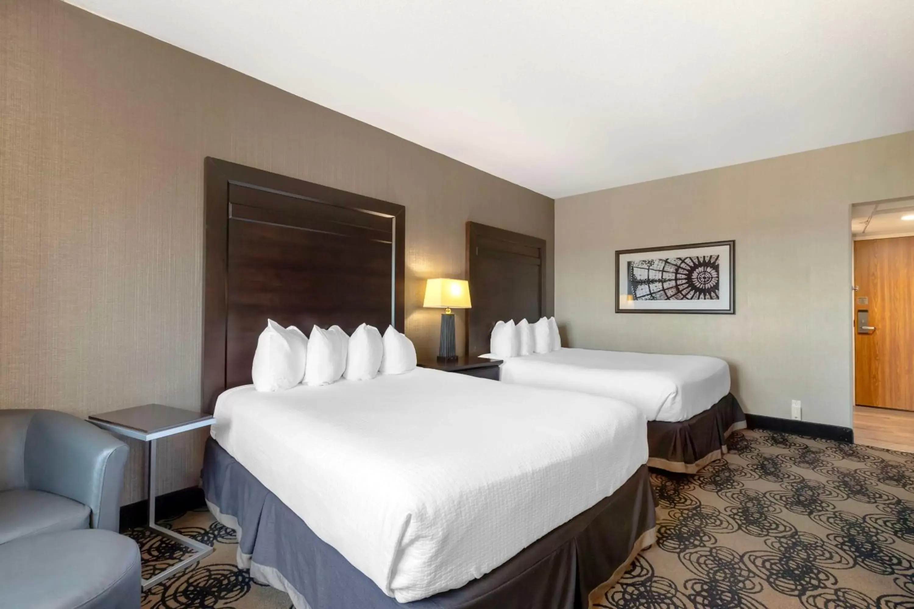 Queen Room with Two Queen Beds - Disability Access/Non-Smoking in Best Western Plus Midwest Inn Queen Room with Two Queen Beds - Disability Access/Non-Smoking in Best Western Plus Midwest Inn