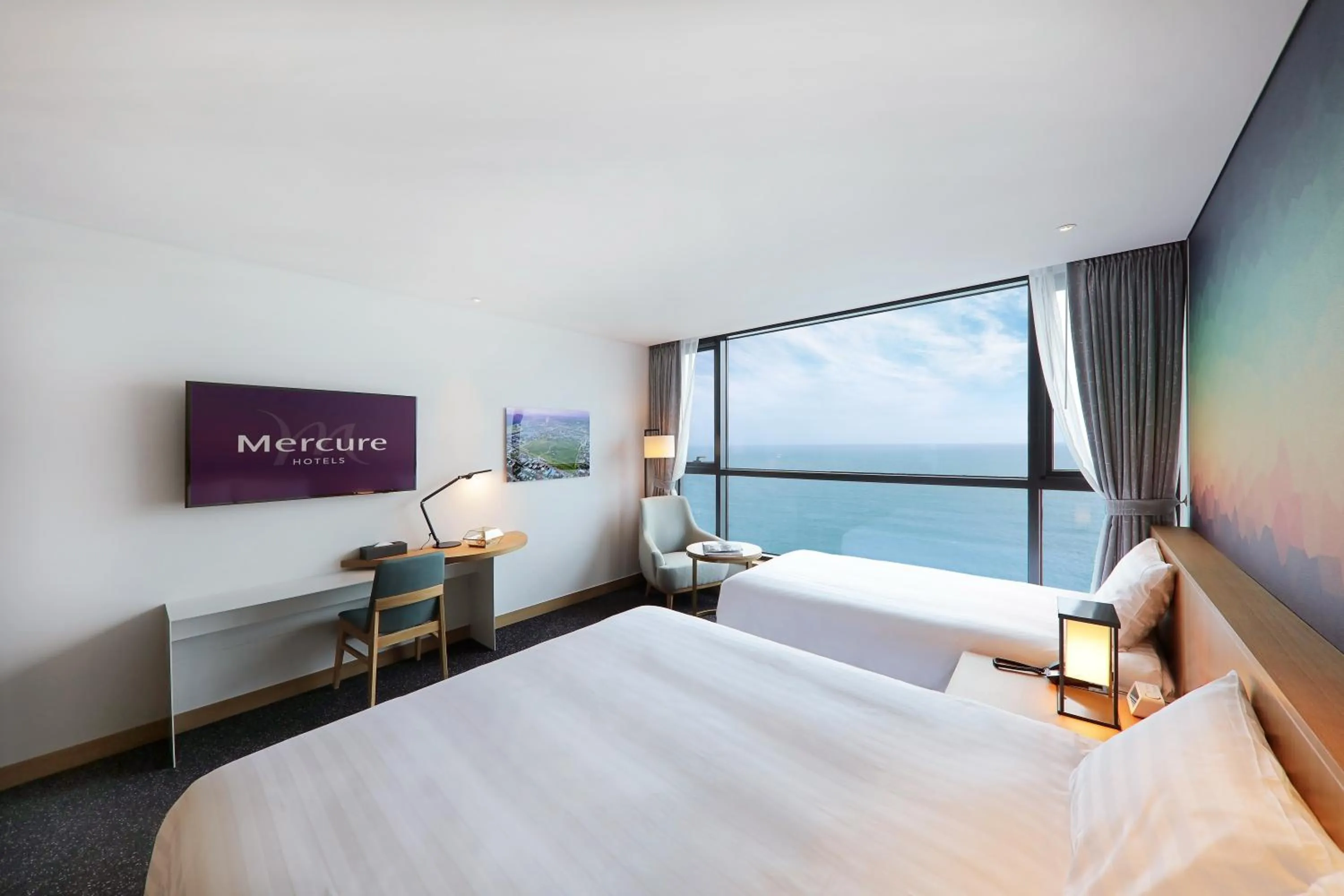 Photo of the whole room, Bed in Mercure Ambassador Ulsan