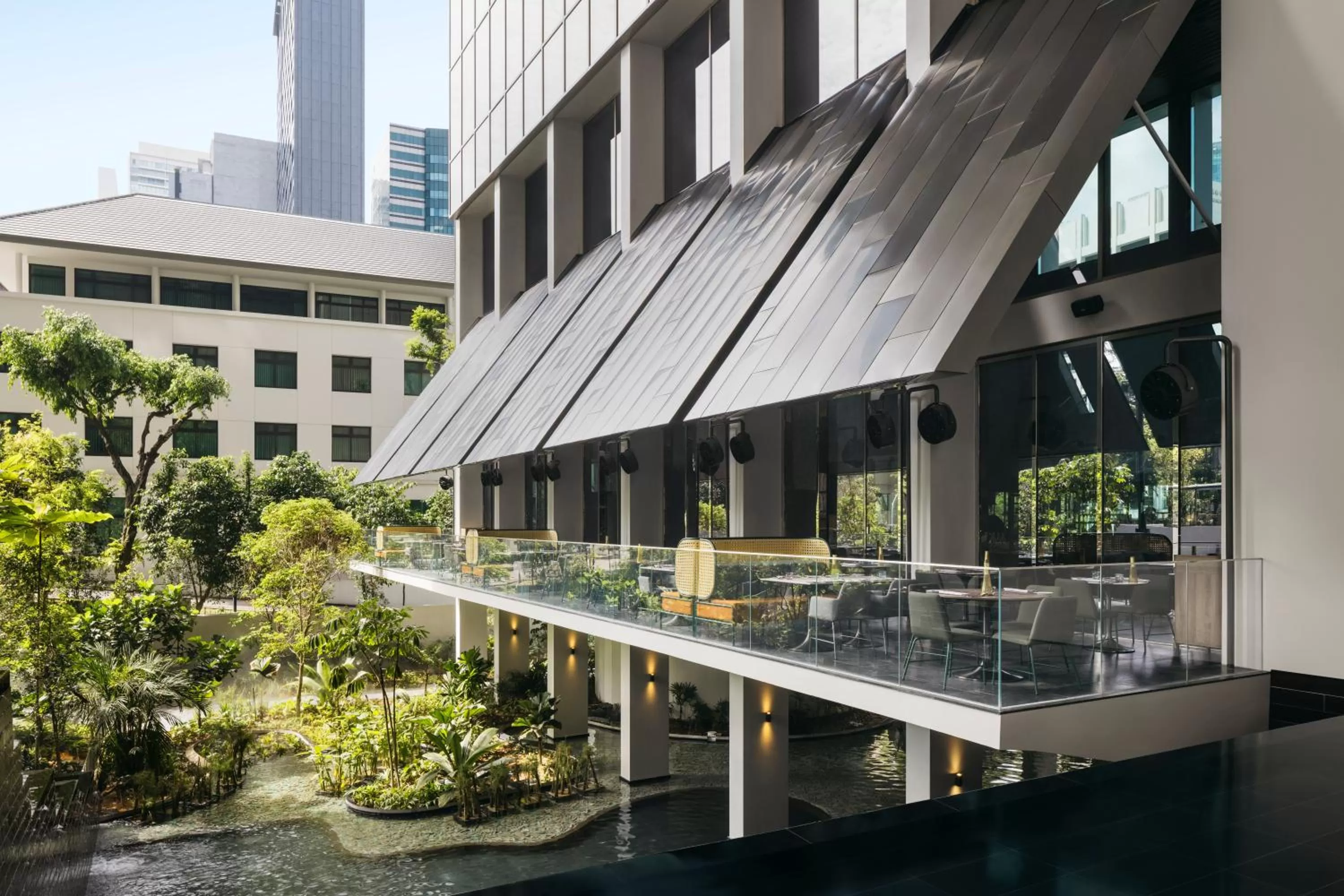 Restaurant/places to eat in Pan Pacific Orchard