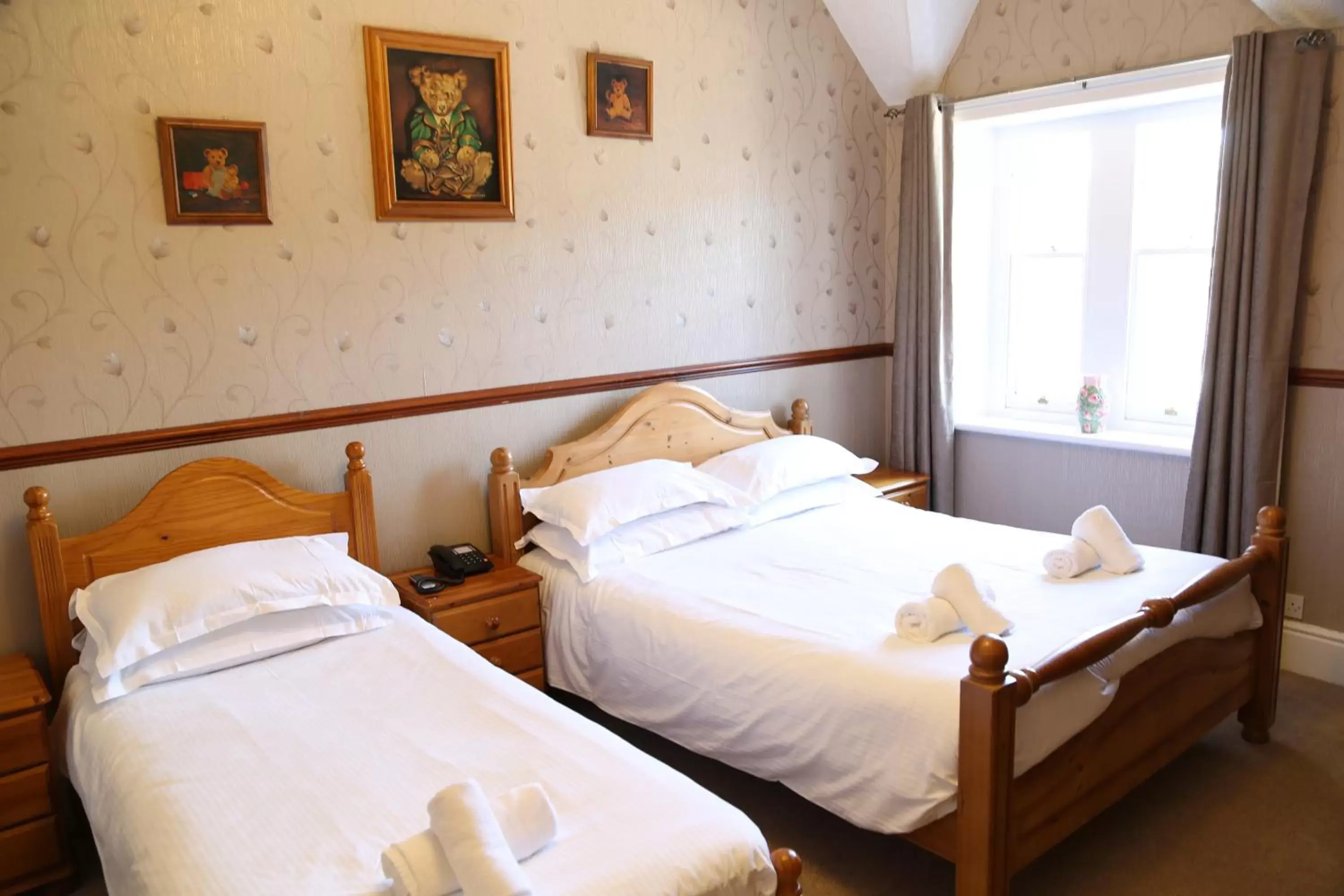 Family Room (2 Adults + 1 Child) in Keswick Park Hotel Family Room (2 Adults + 1 Child) in Keswick Park Hotel