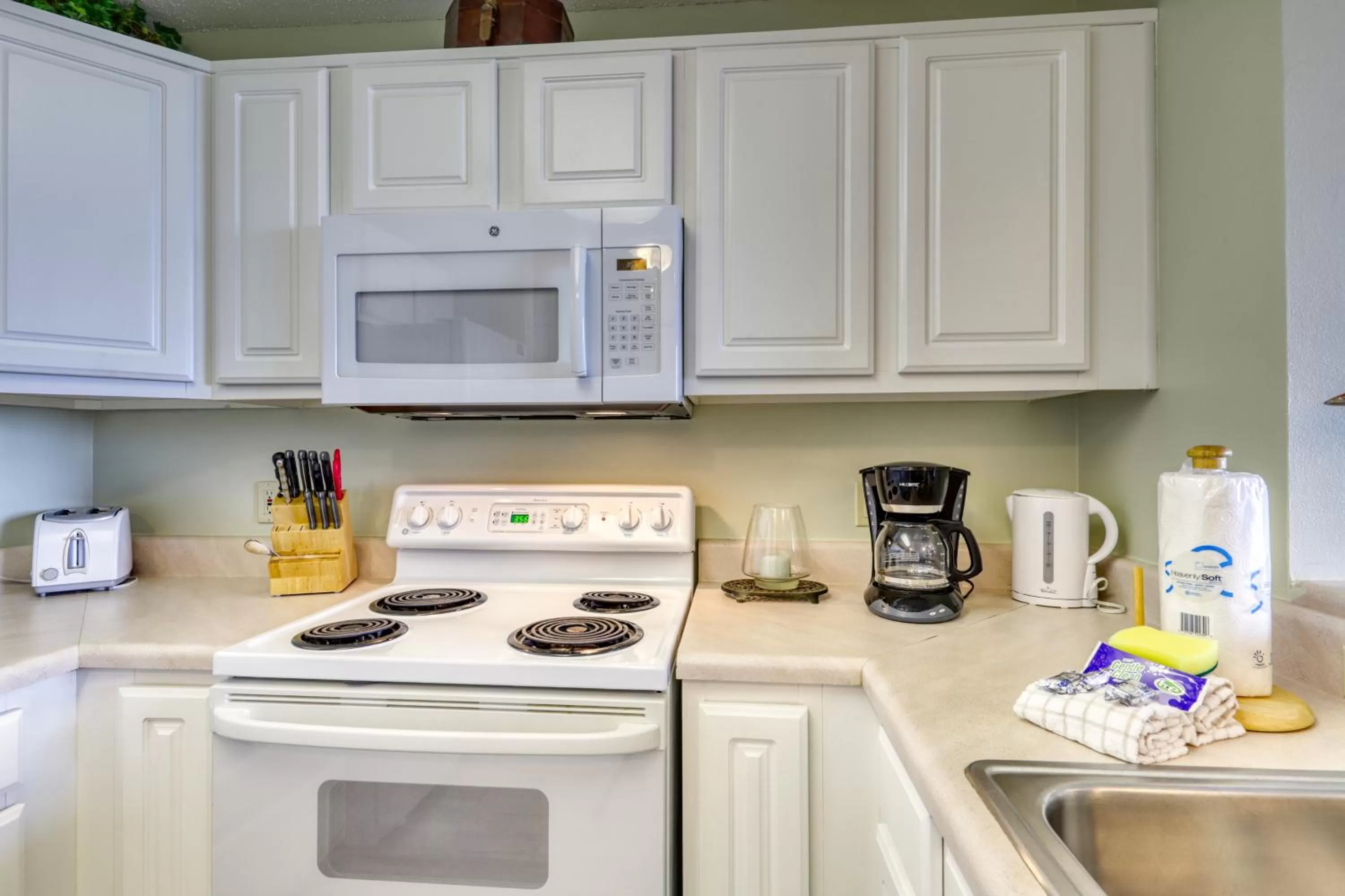 Kitchen/Kitchenette in The Dunes #707