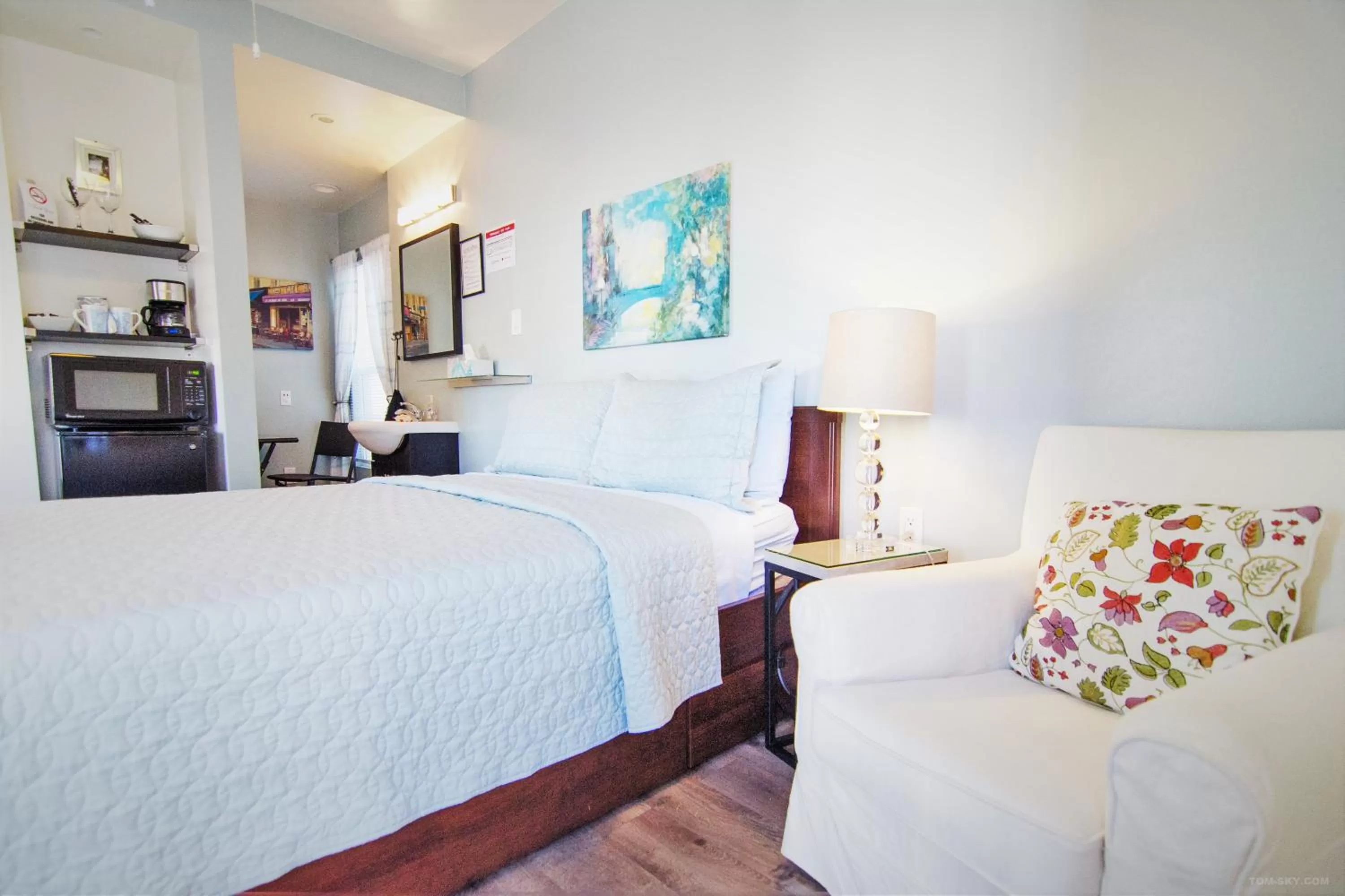 Coffee/tea facilities, Bed in Hotel Royal