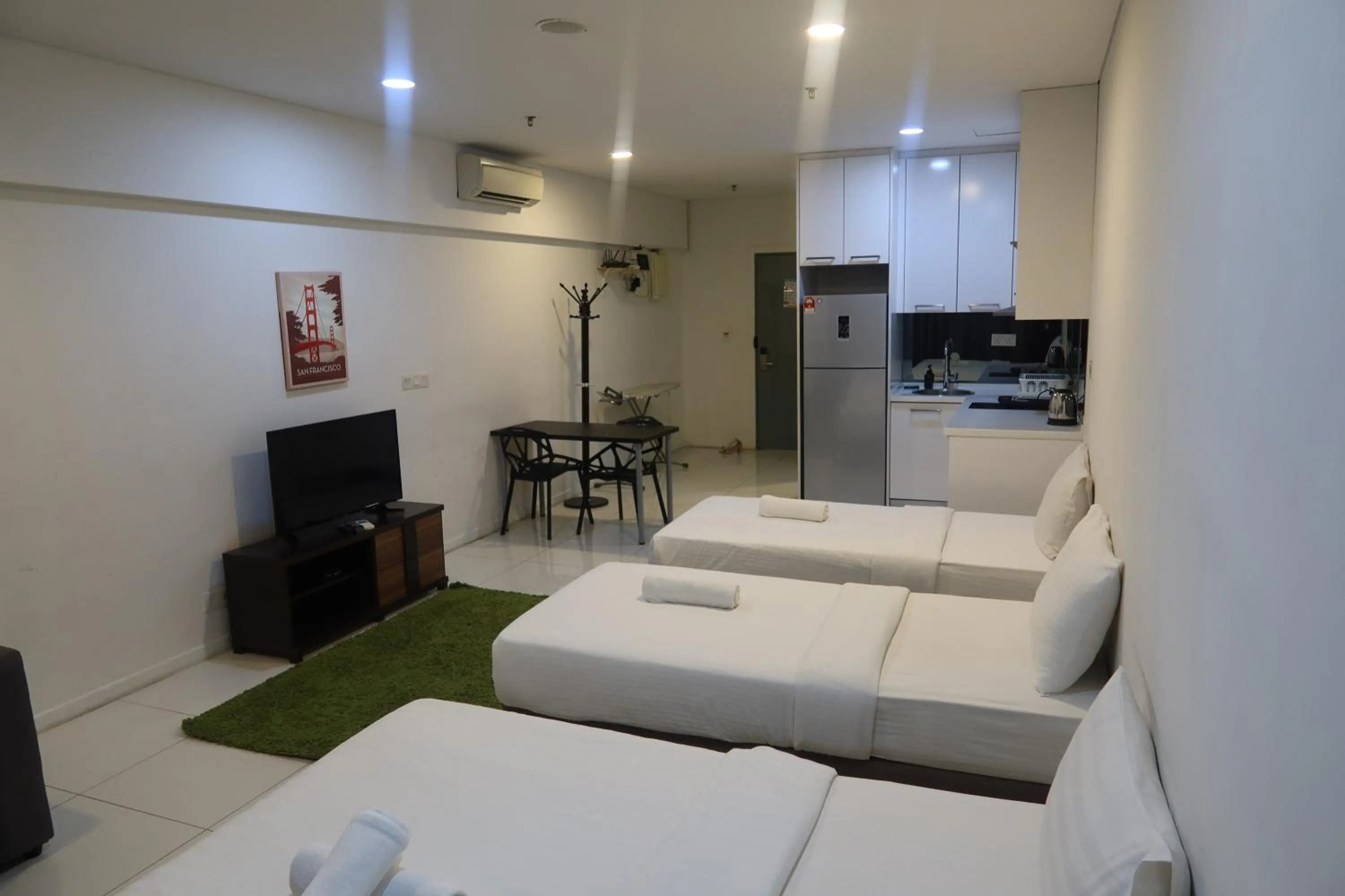 Kitchen or kitchenette in Summer Suites Residences by Subhome