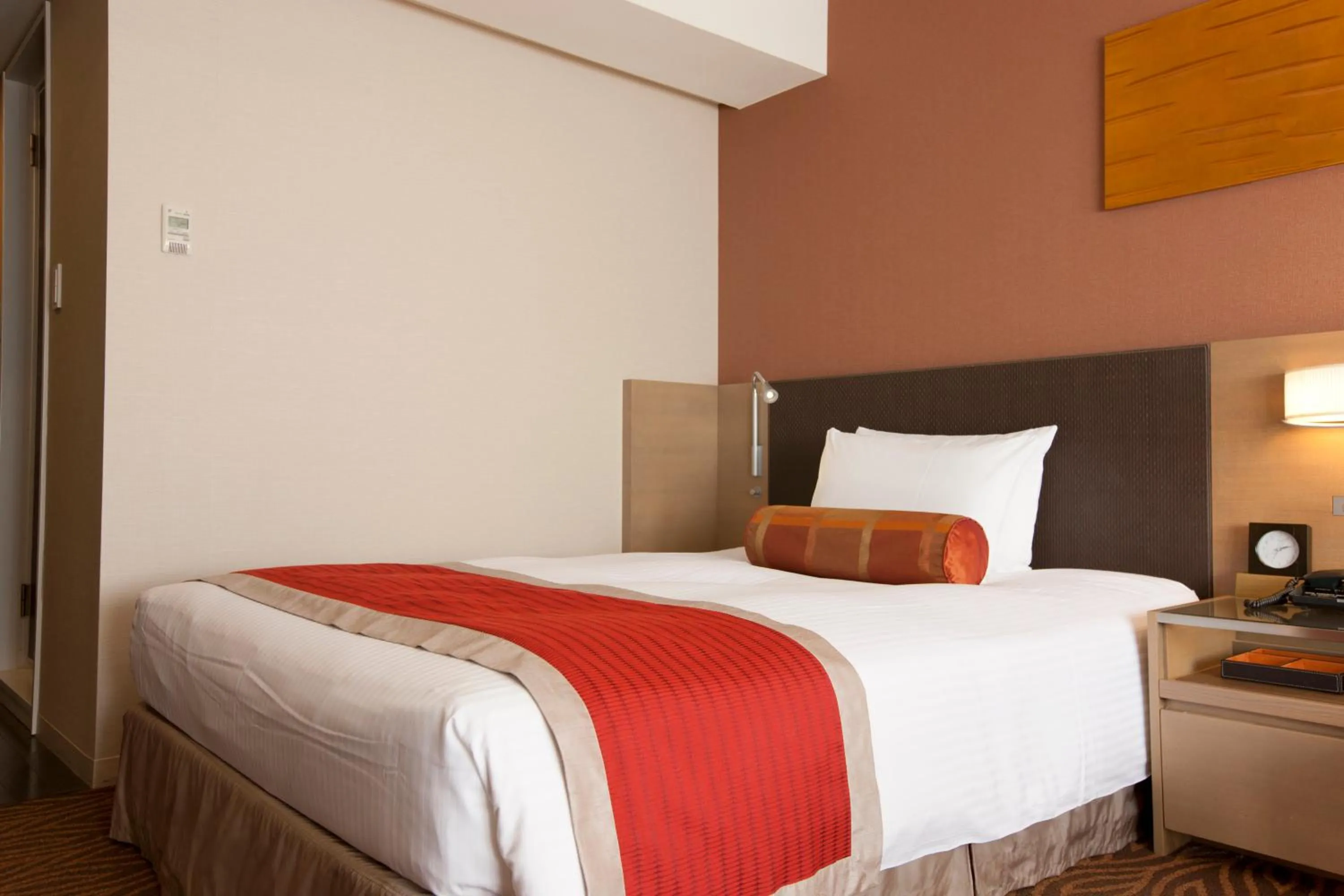 Photo of the whole room, Bed in Hotel Sardonyx Tokyo