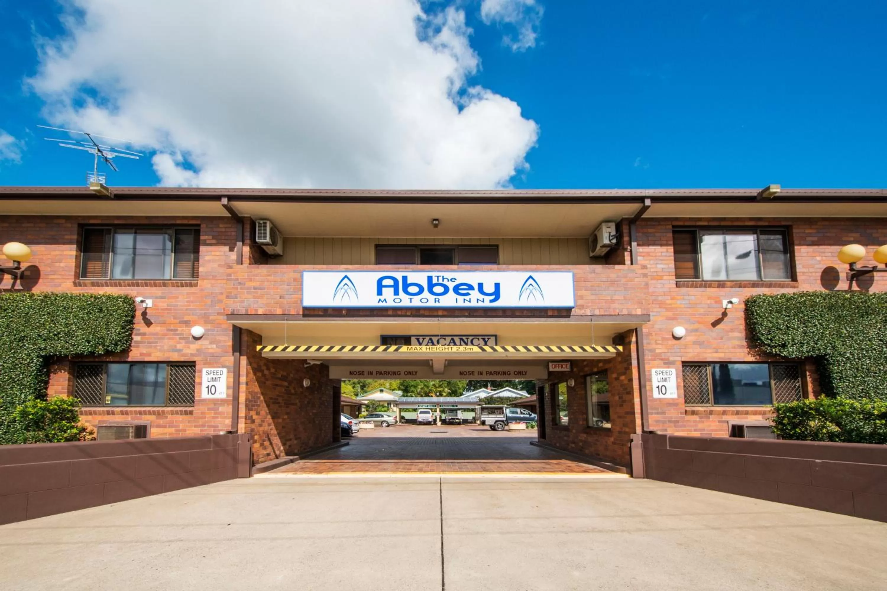 Facade/entrance in Abbey Motor Inn