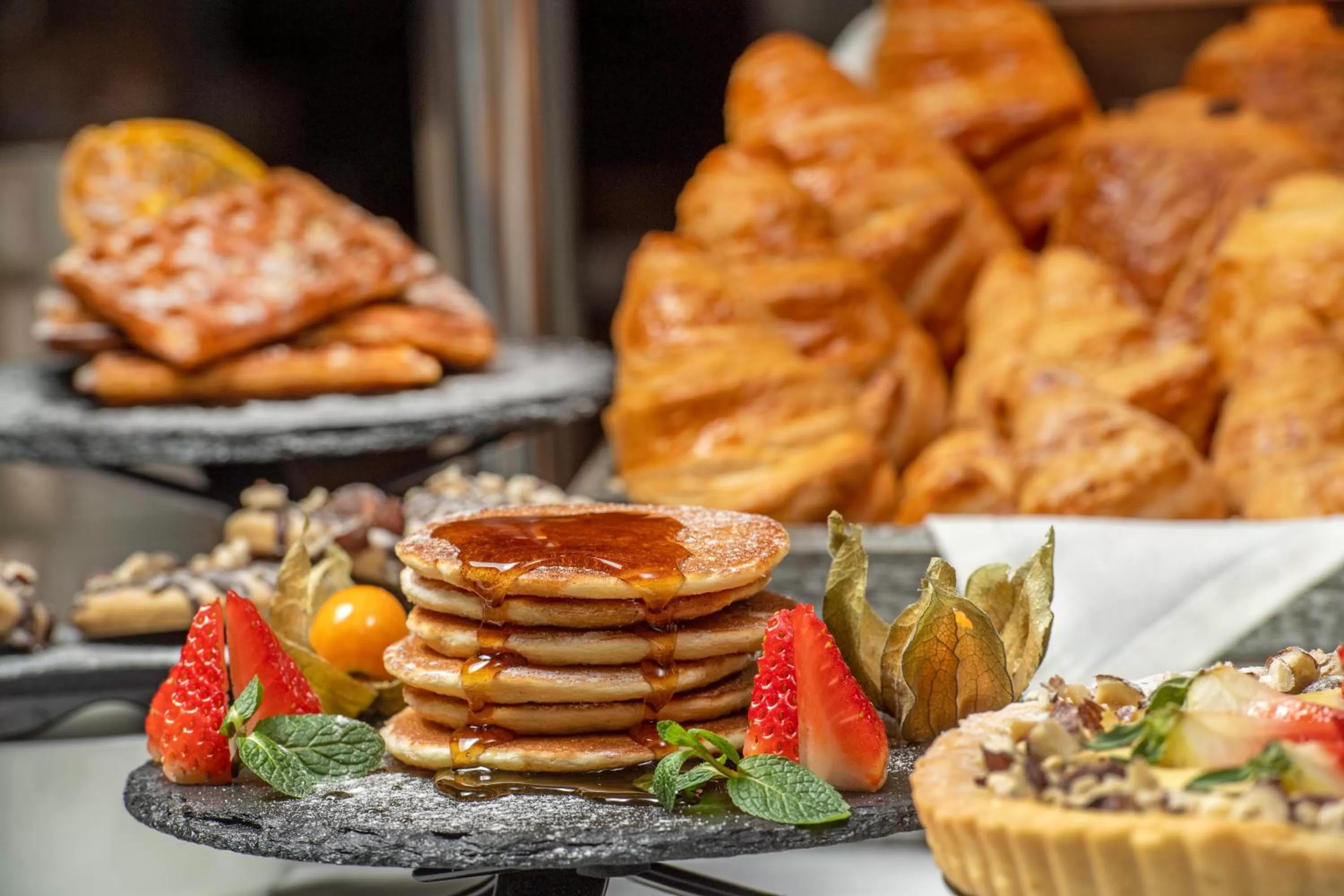 Restaurant/places to eat in Holiday Inn Yerevan - Republic Square by IHG