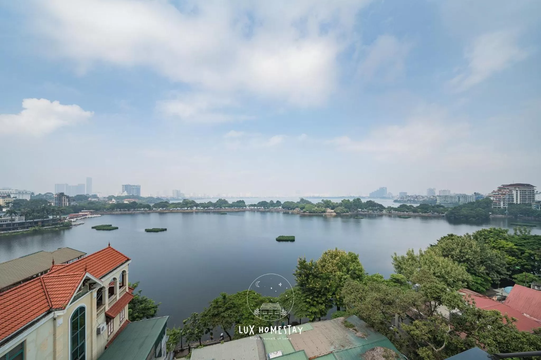 Coffee/tea facilities in Lux Westlake Studio