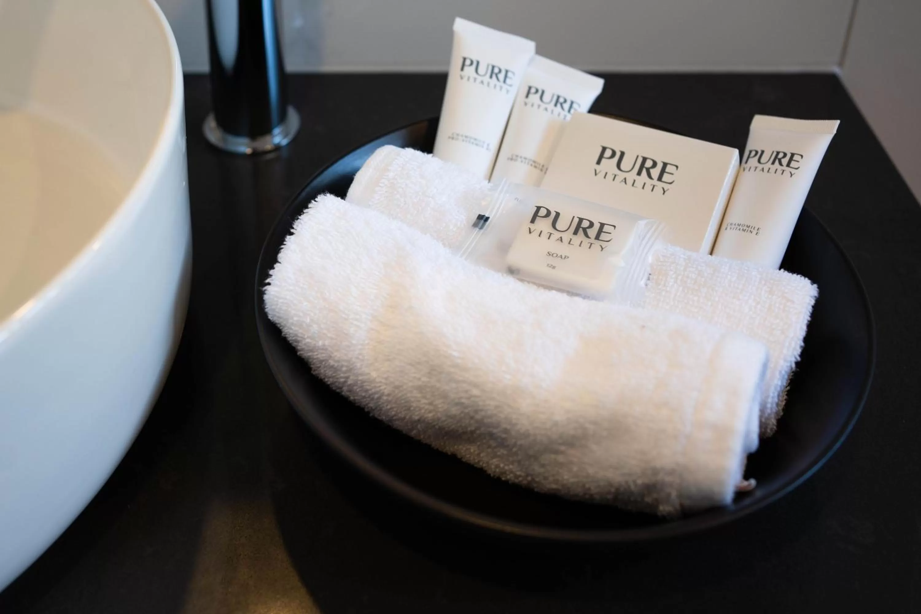 Bathroom in Bright Colonial Motel