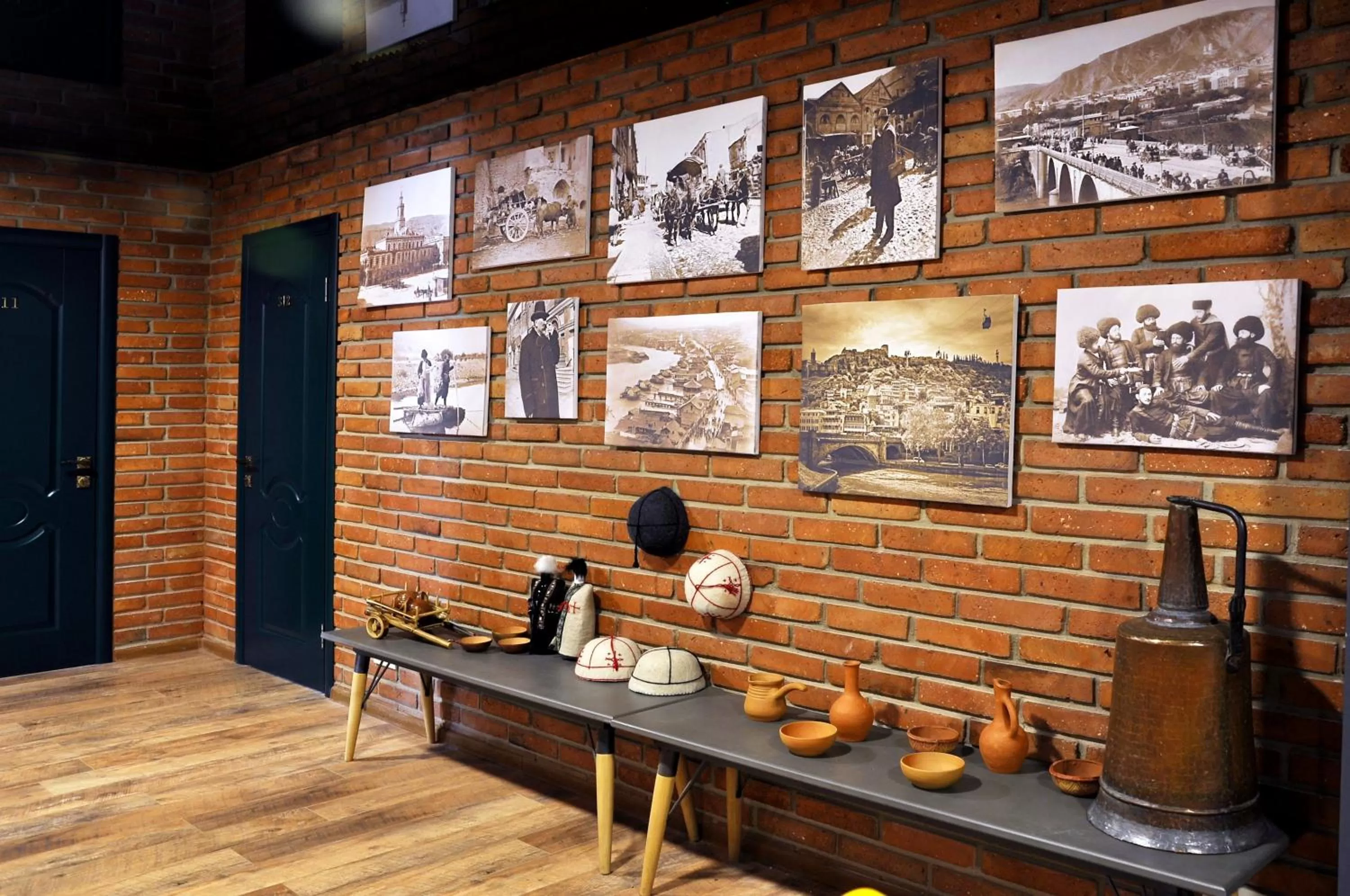 Decorative detail in Art Hotel Claude Monet