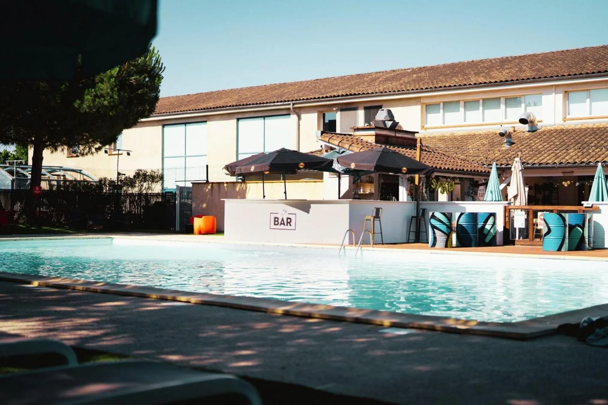 Swimming pool in Sporting House Hôtel