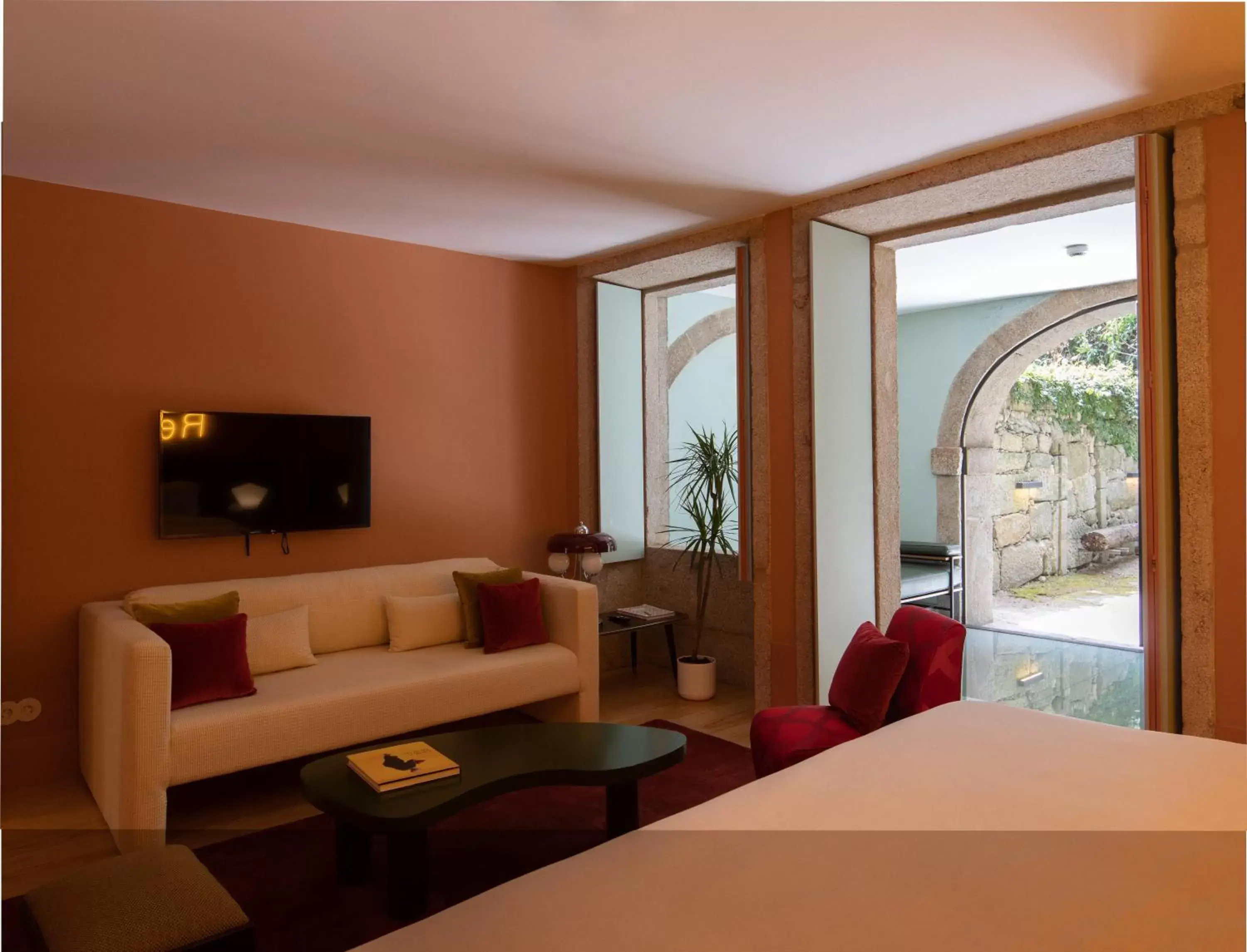 Master Suite with Garden in Almadina Smart Luxury Master Suite with Garden in Almadina Smart Luxury