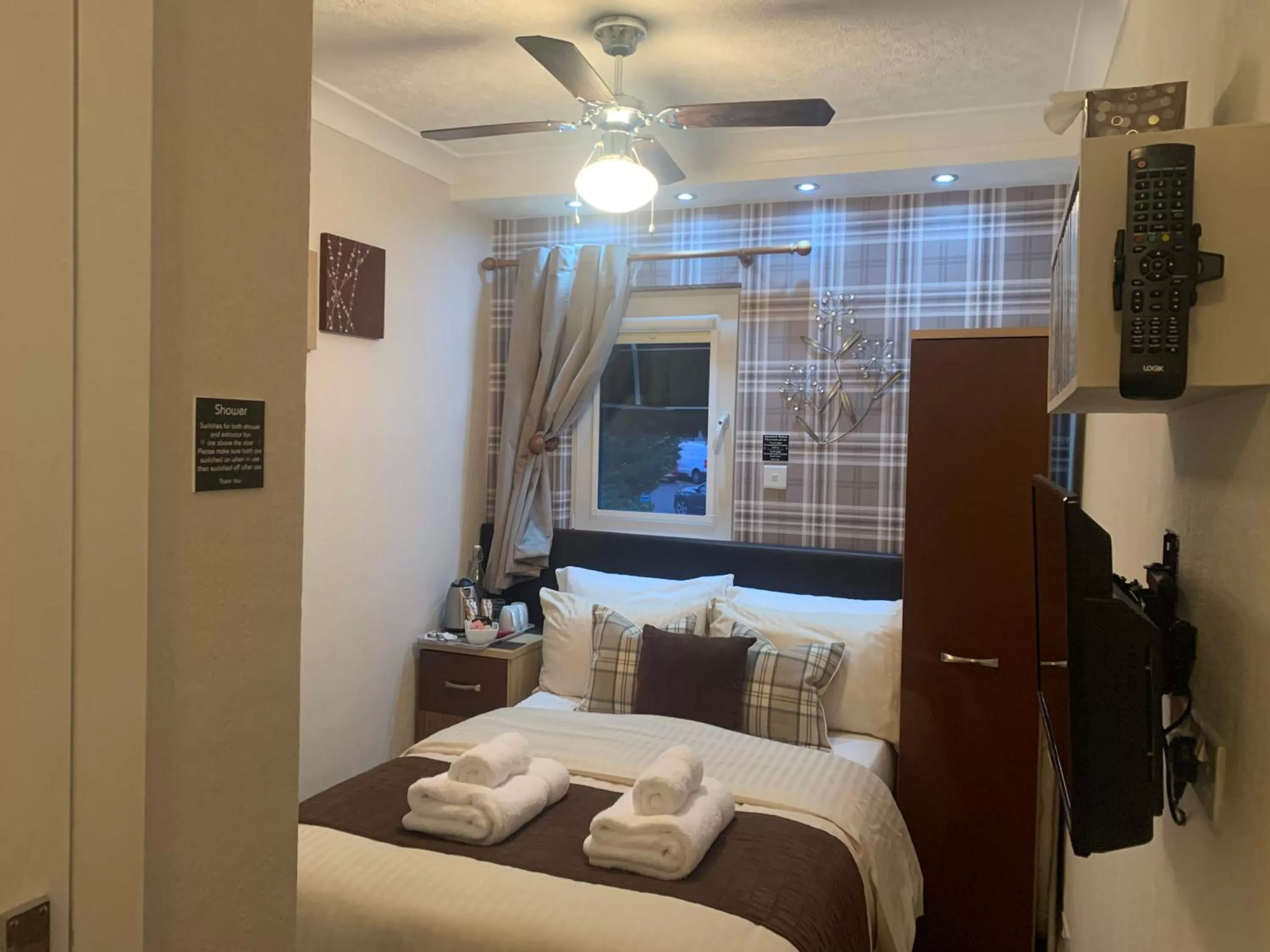 Bedroom, Bed in Arran Lodge B&B