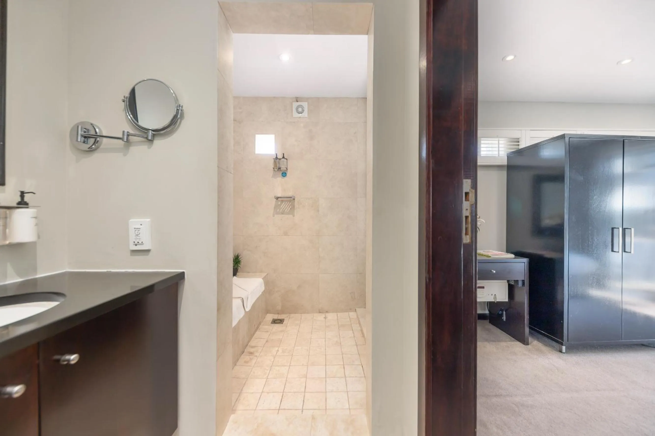 Shower in O on Kloof Boutique Hotel & Spa