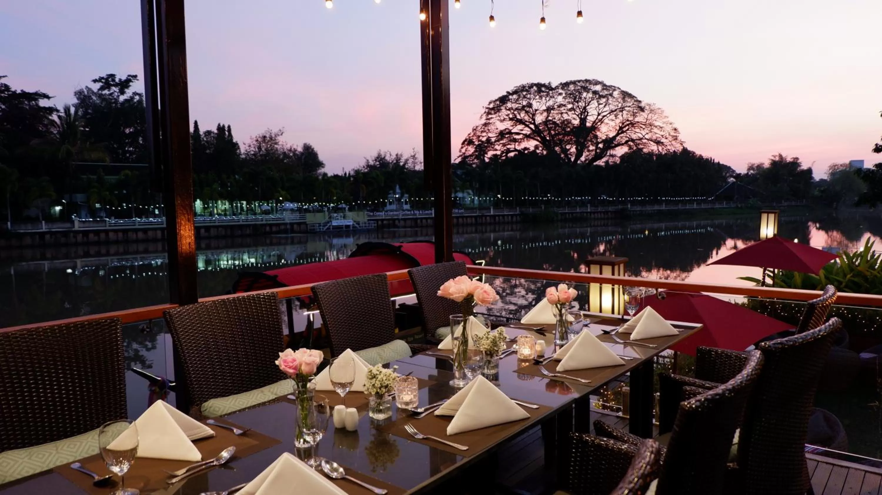 Restaurant/places to eat in RatiLanna Riverside Spa Resort