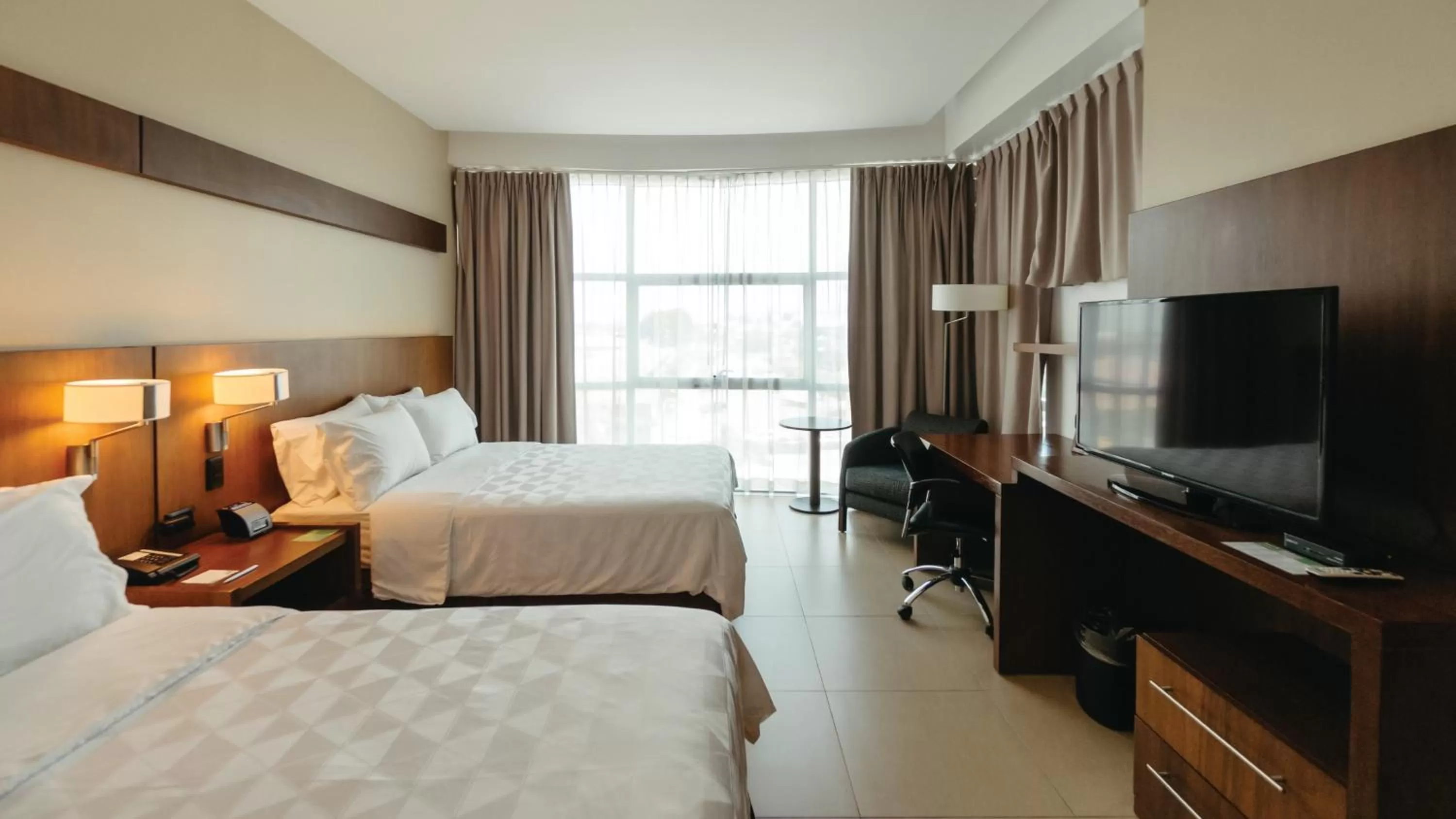 Photo of the whole room, Bed in Holiday Inn Guayaquil Airport by IHG