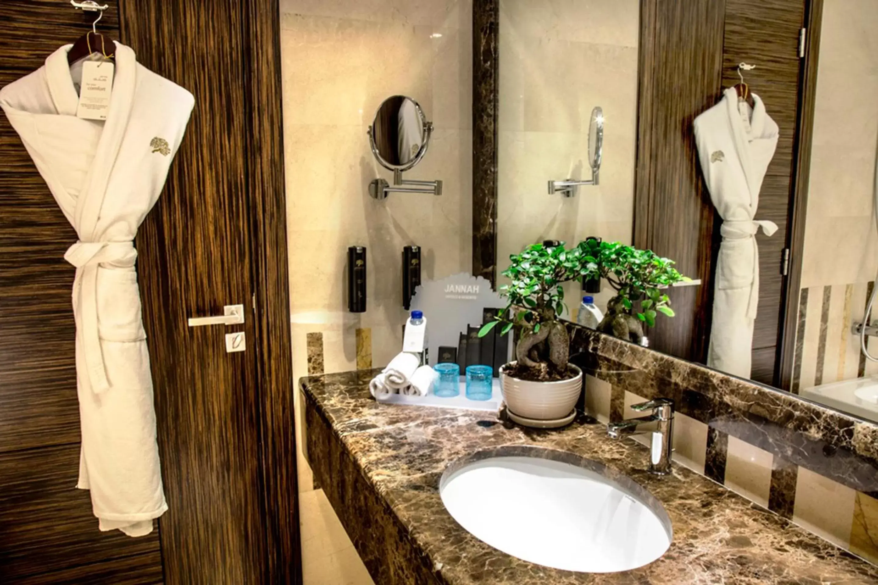 Deluxe Twin Room in Jannah Burj Al Sarab Deluxe Twin Room in Jannah Burj Al Sarab