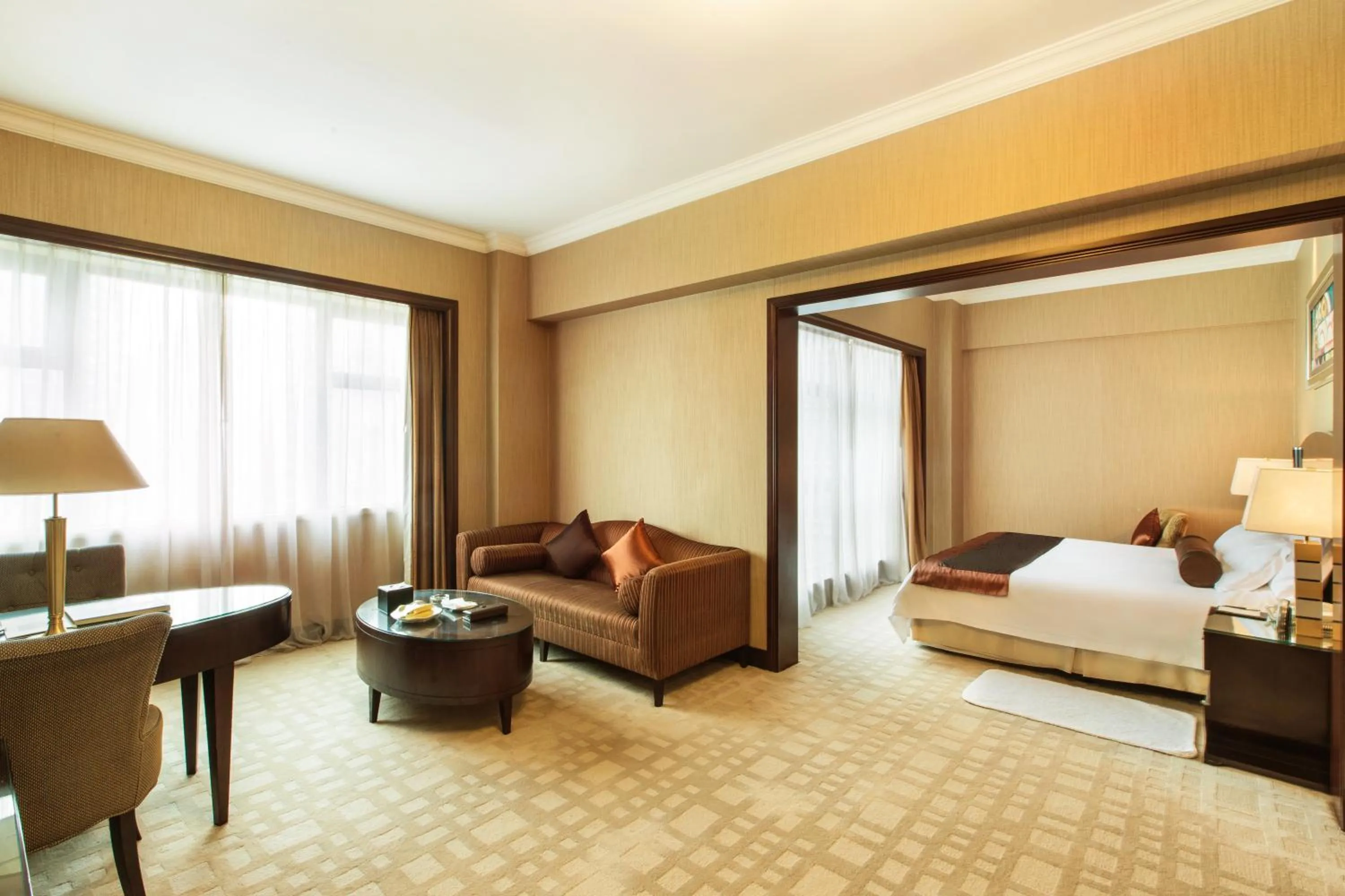 Photo of the whole room, Bed in Grand International Hotel