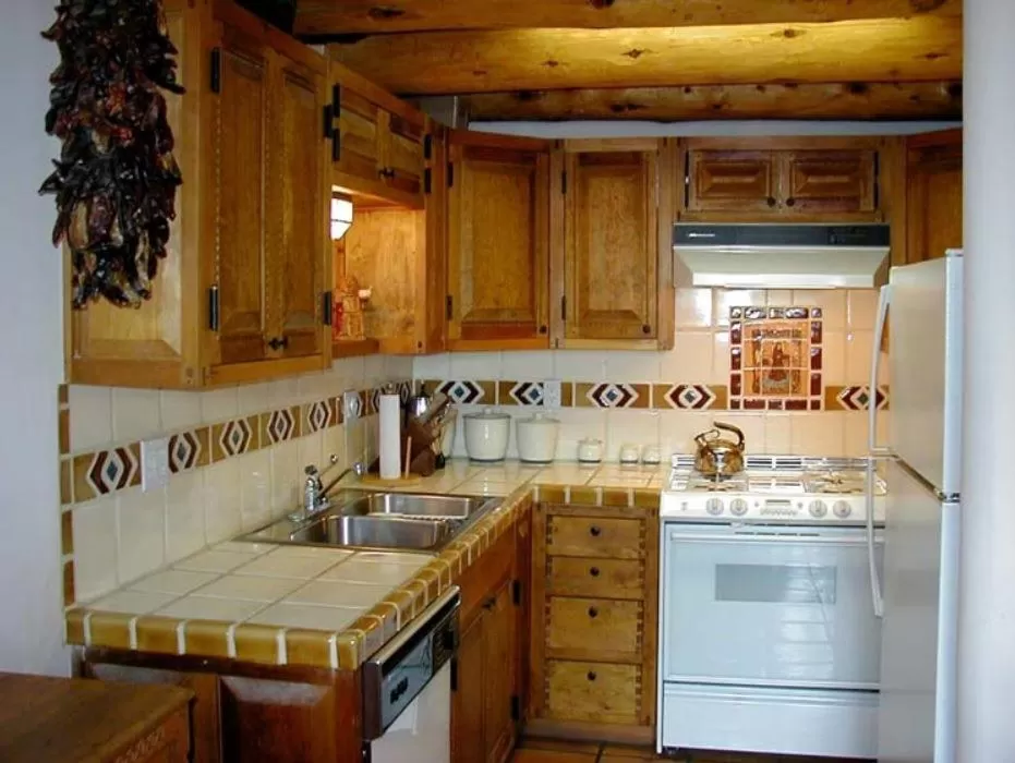 Kitchen/Kitchenette in La Dona Luz Inn an Historic B&B