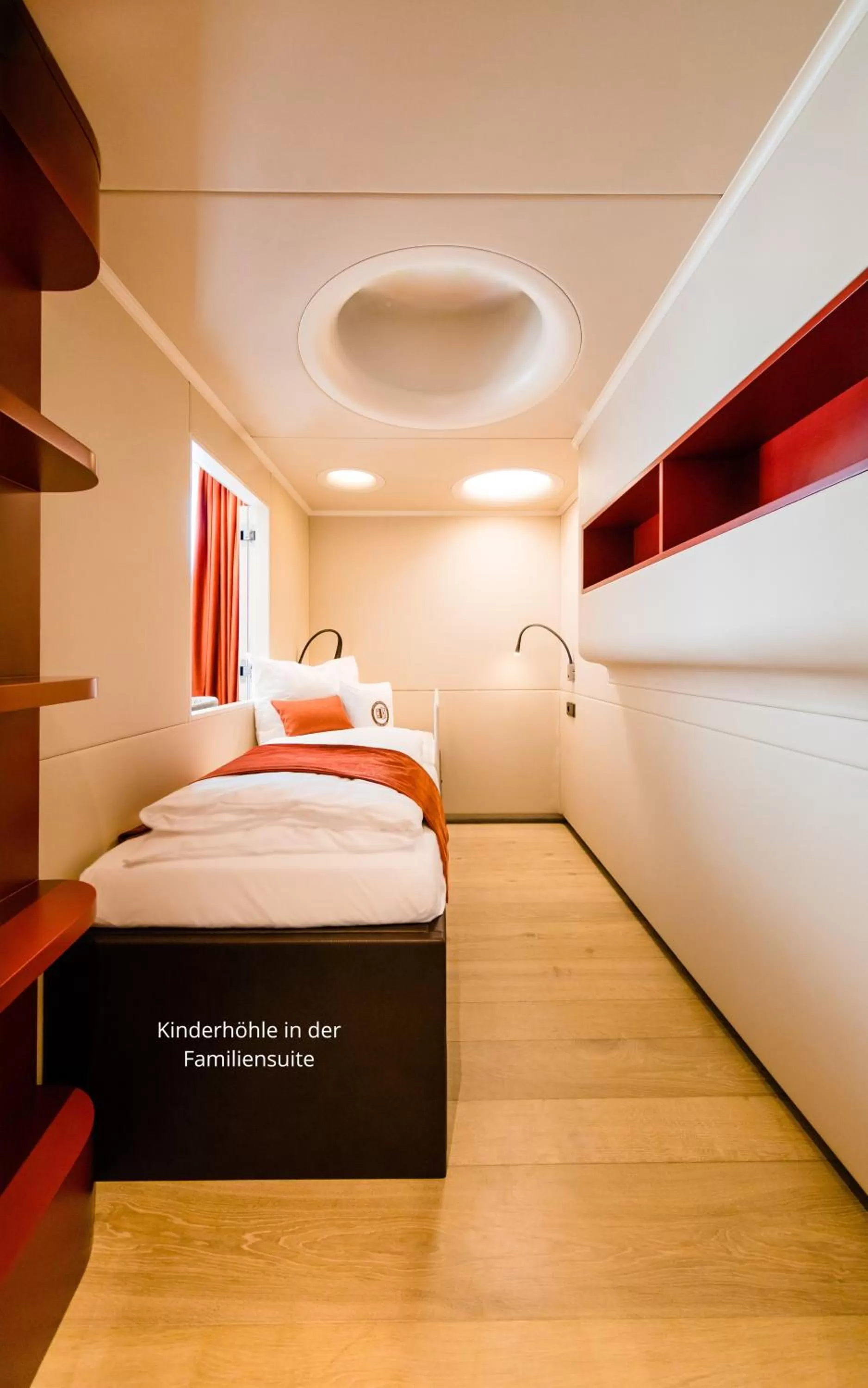 Bedroom, Bed in Hotel Neues Tor